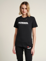 Hummel - hmlLEGACY T-SHIRT - najniższe ceny - black - 2
