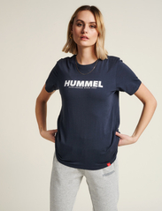 Hummel - hmlLEGACY T-SHIRT - zemākās cenas - blue nights - 2