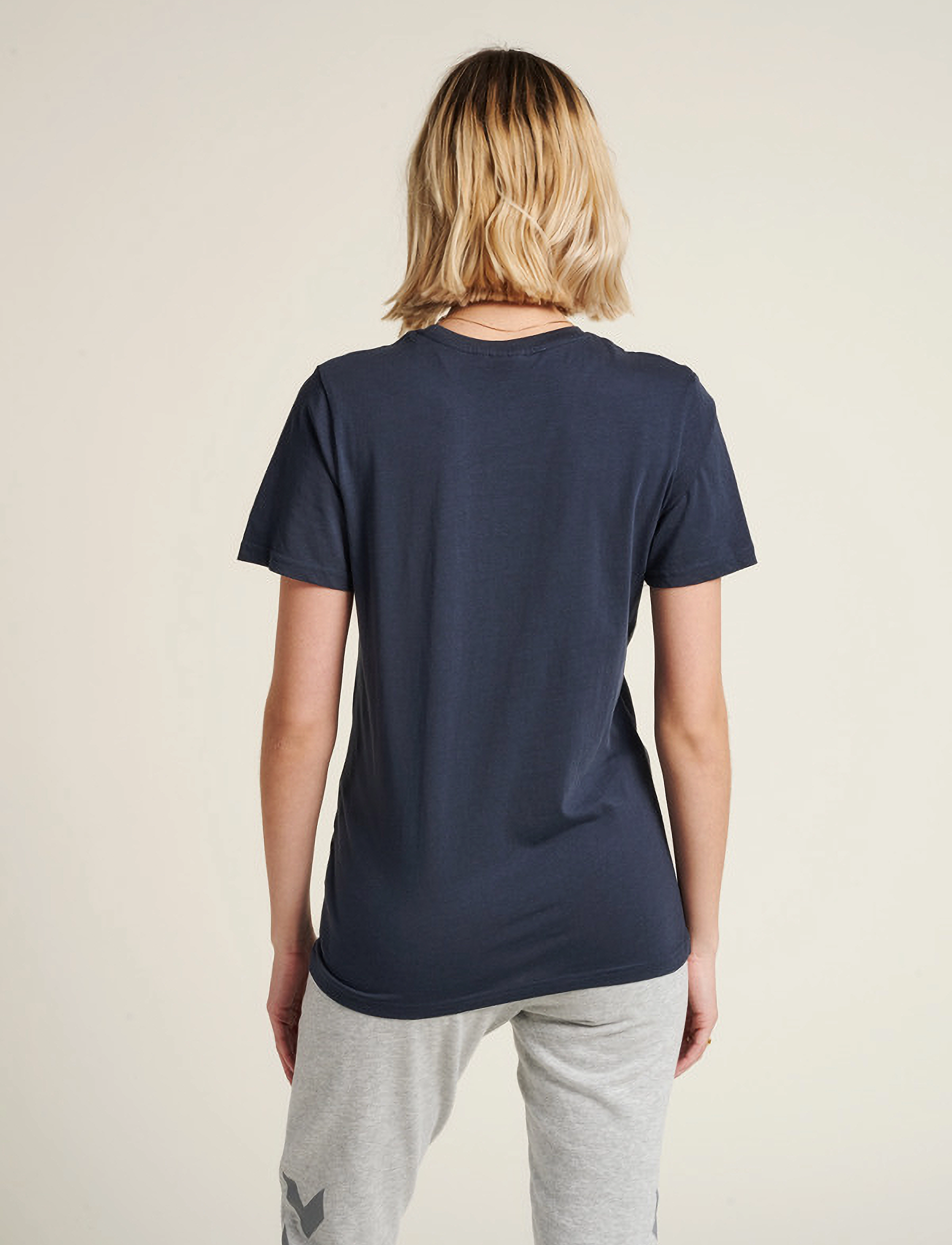Hummel - hmlLEGACY T-SHIRT - oberteile & t-shirts - blue nights - 4