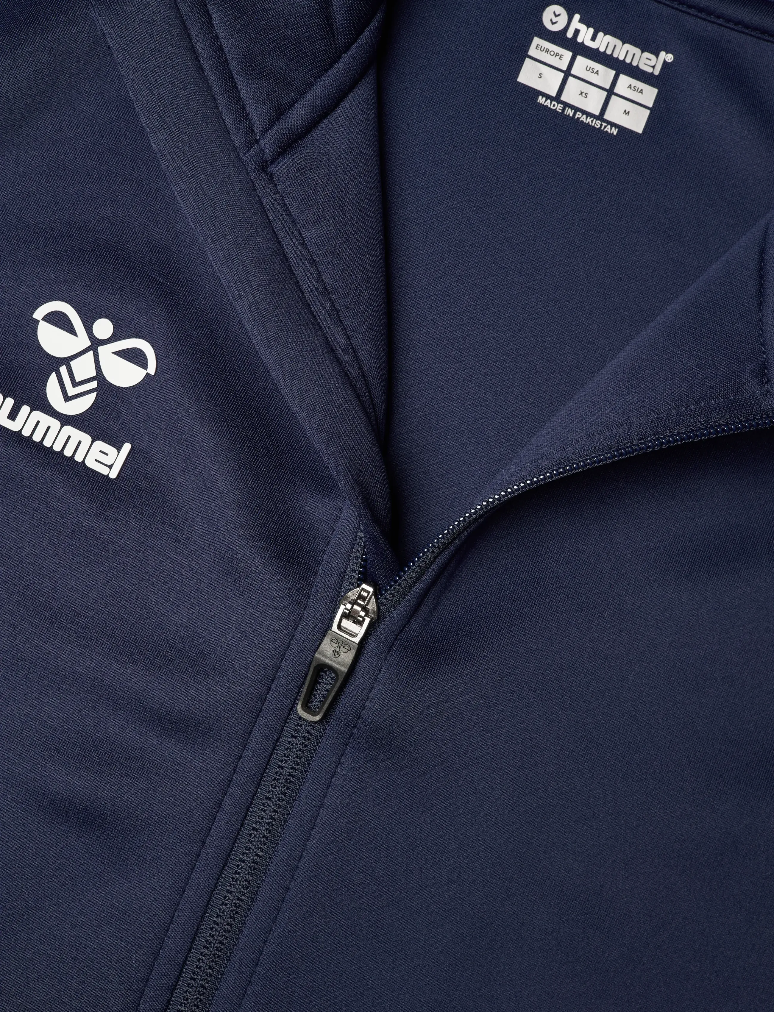 Hummel - hmlCORE XK POLY ZIP SWEAT WOMAN - sweaters - marine - 2