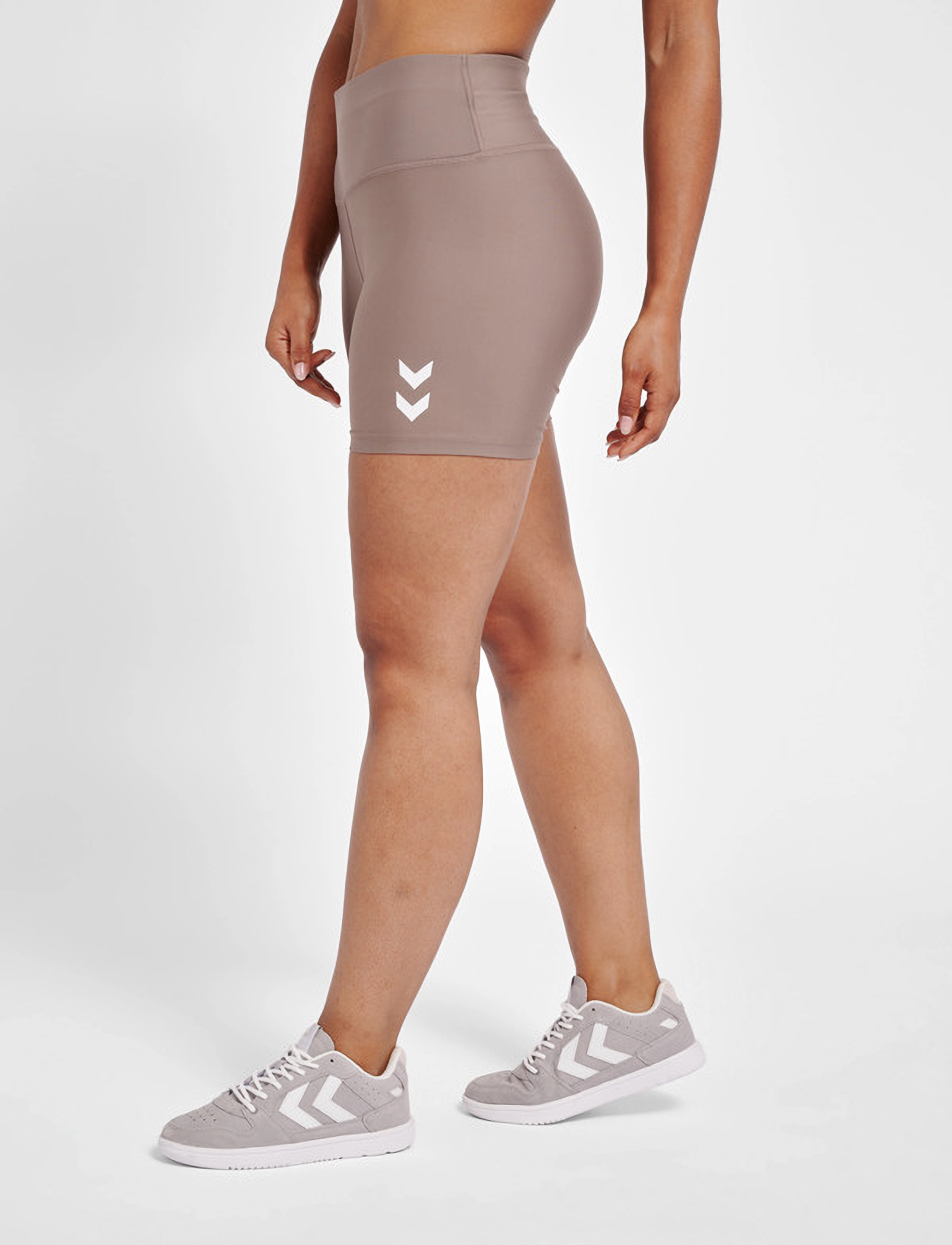 Hummel Hmlte Tola Hw Tight Shorts, M, Beige, Shorts > Sportsshorts, Dame