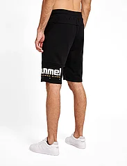 Hummel - hmlLGC MANFRED SHORTS - sweat shorts - black - 6