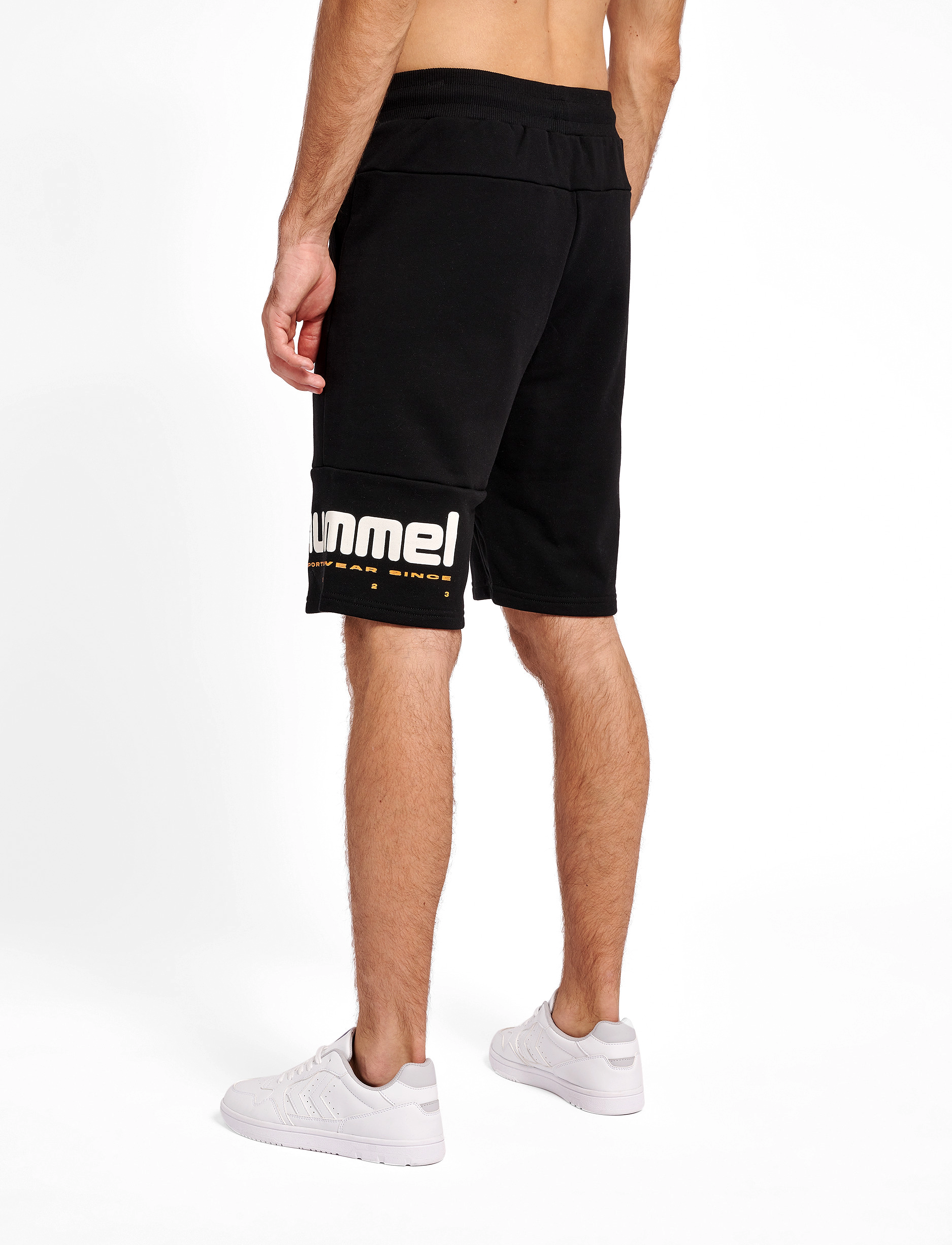 Hummel - hmlLGC MANFRED SHORTS - black - 4