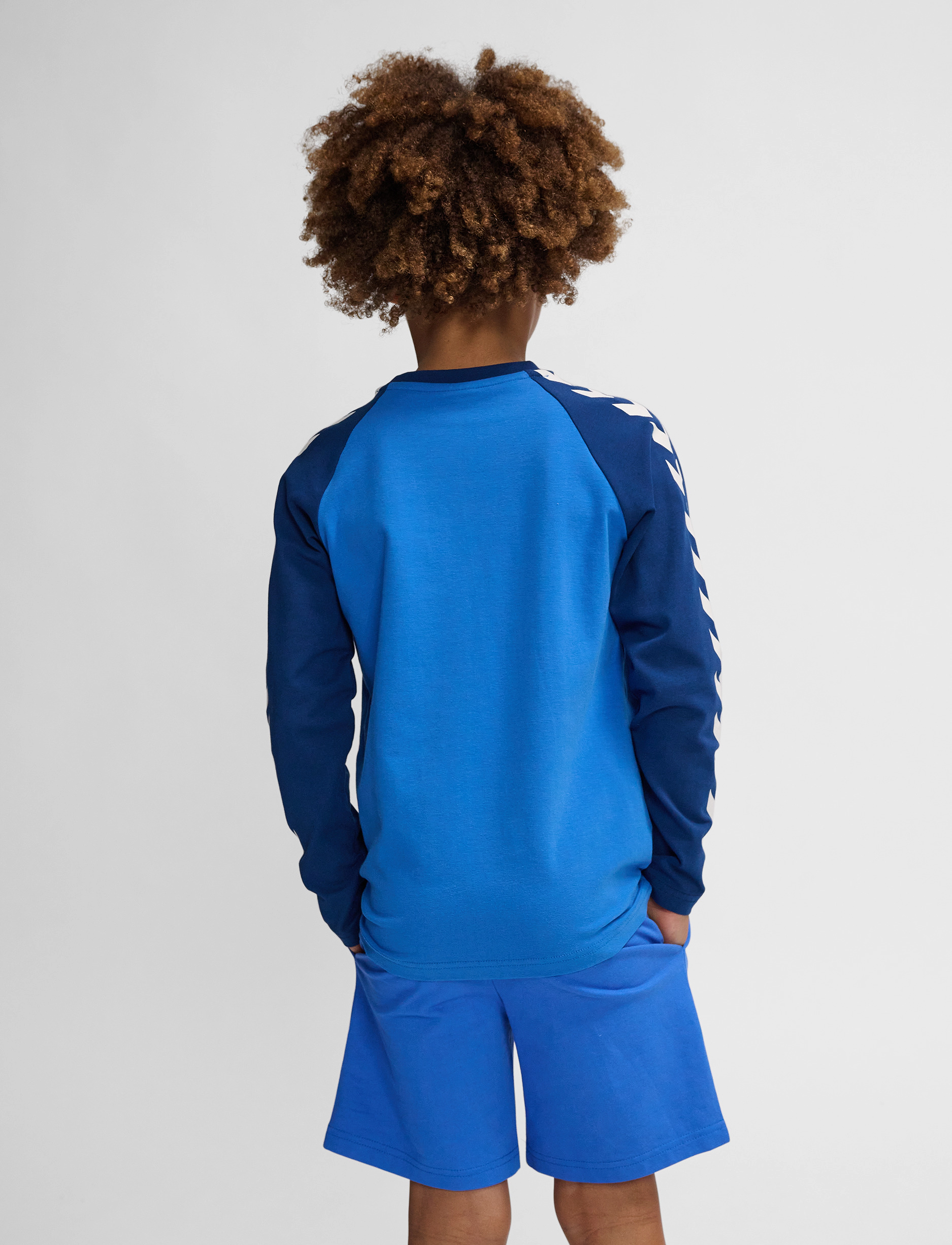 Hummel - hmlBOYS T-SHIRT L/S - långärmade t-shirts - nebulas blue - 4