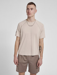 Hummel - hmlMT LAZE T-SHIRT - t-shirts - chateau gray - 2