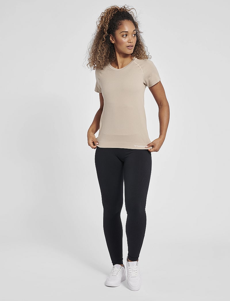 Hummel - hmlMT FLOW SEAMLESS T-SHIRT - t-shirts - chateau gray - 0