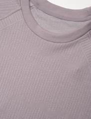 Hummel - hmlMT FLOW SEAMLESS T-SHIRT - t-shirts - minimal gray - 2
