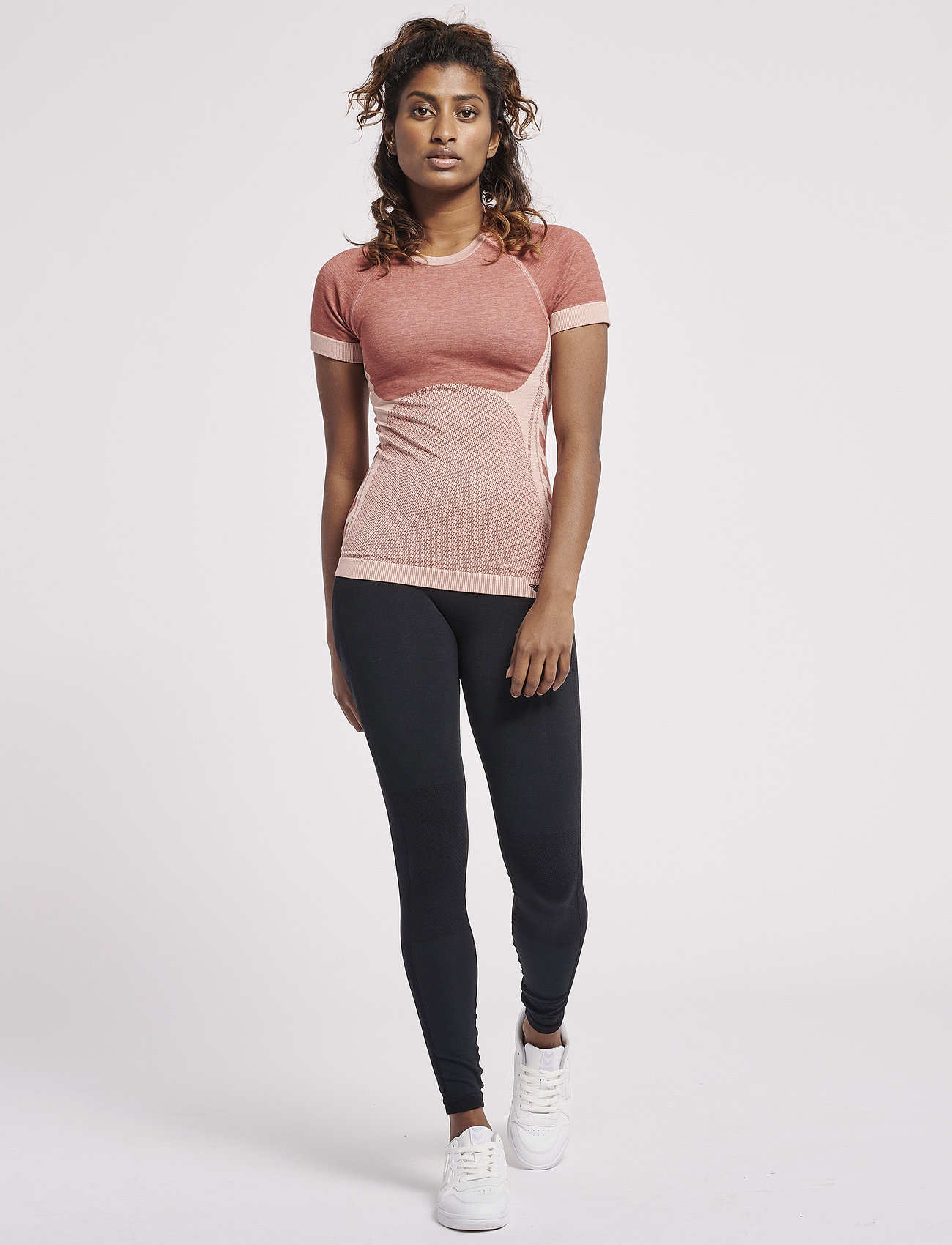 Hummel - hmlCLEA SEAMLESS TIGHT T-SHIRT - withered rose/rose tan melange - 3