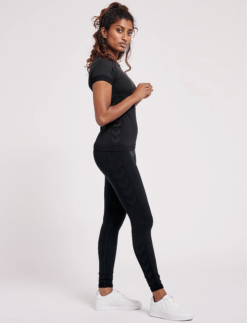 Hummel - hmlCLEA SEAMLESS TIGHT T-SHIRT - t-shirts - black melange - 3