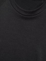 Hummel - hmlCLEA SEAMLESS TIGHT T-SHIRT - t-shirts - black melange - 5