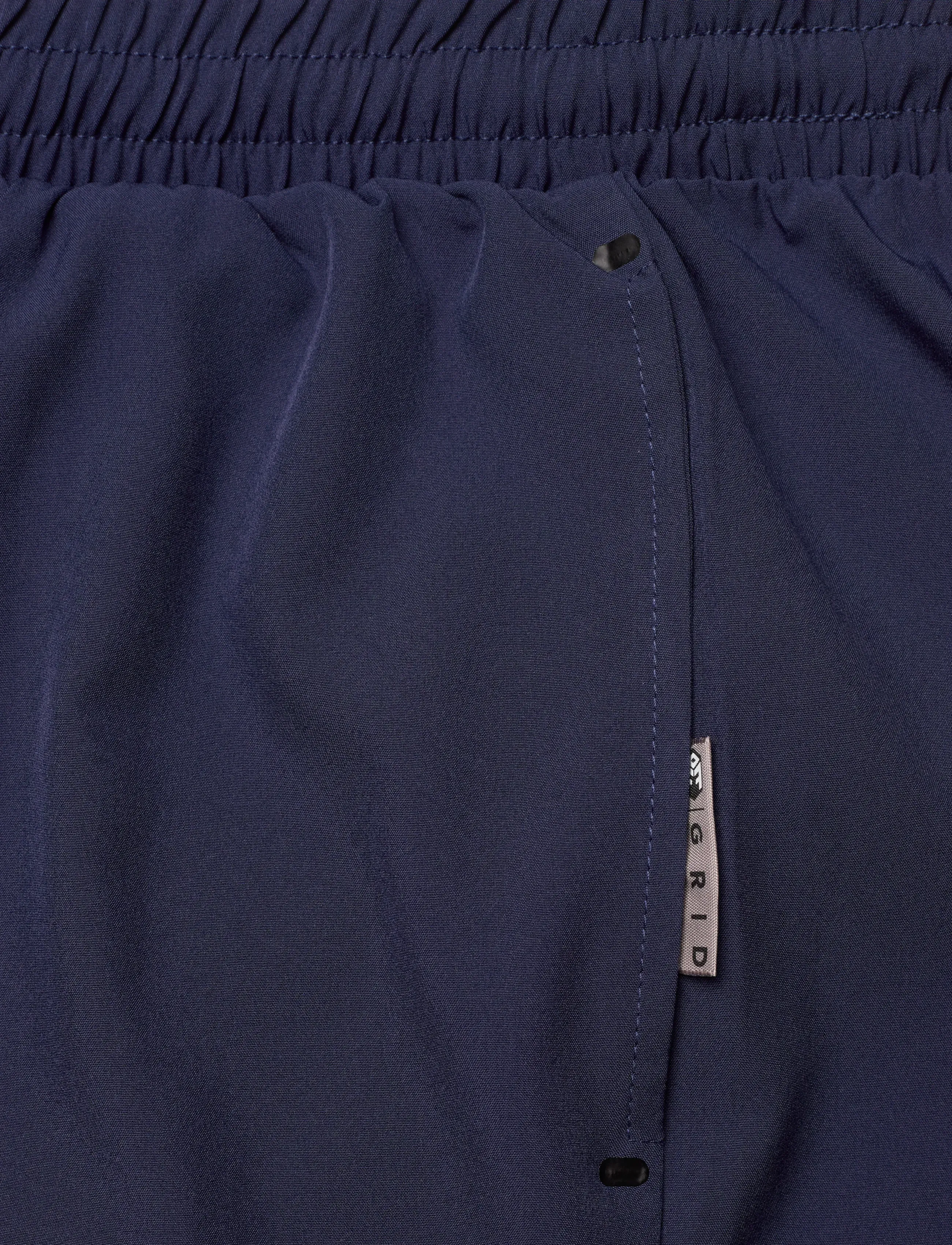 Hummel - hmlMOVE GRID WOVEN SHORTS WOMAN - training shorts - marine - 3