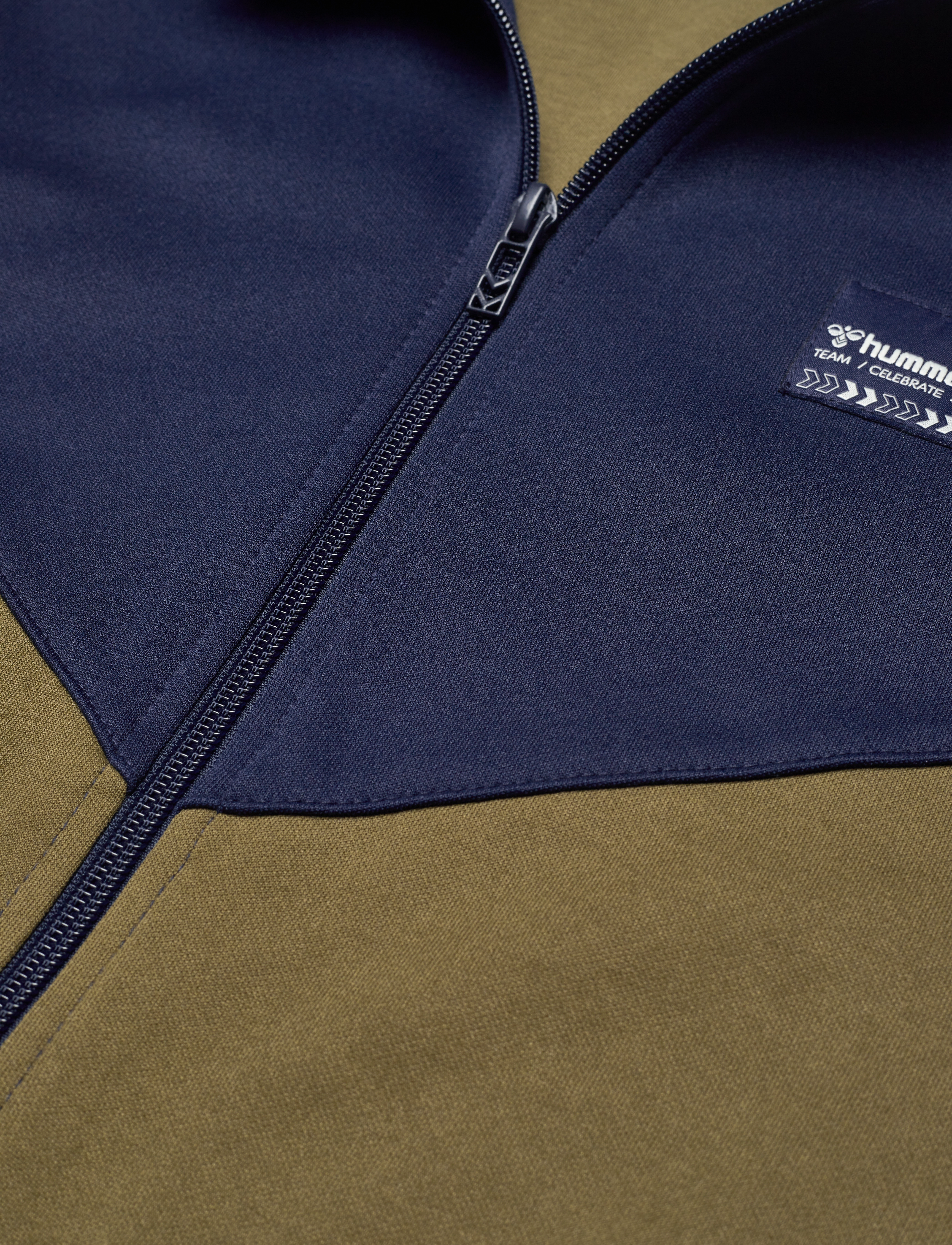 Hummel - hmlRANE ZIP JACKET - dark olive - 2