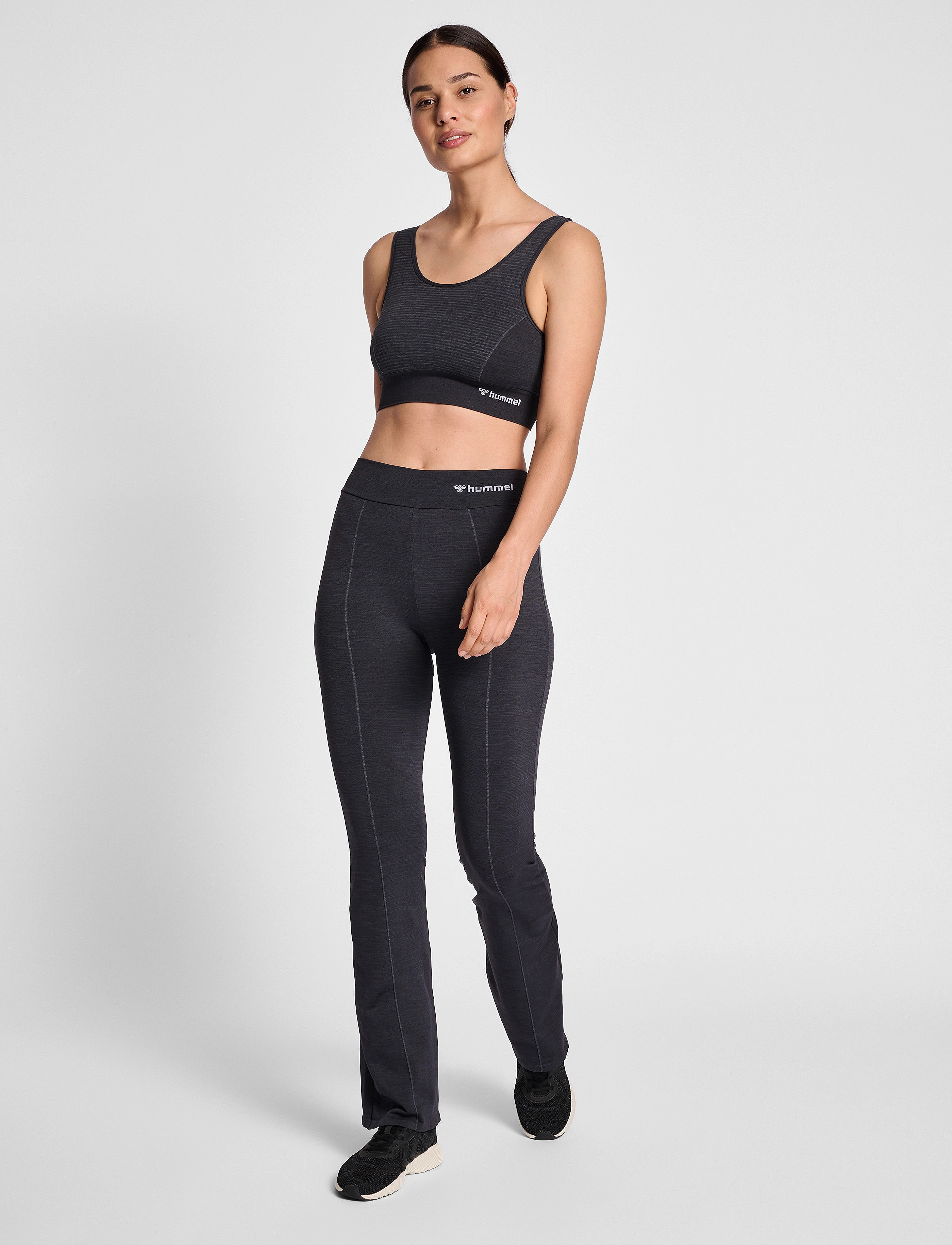 Hummel - hmlMT IVY SEAMLESS MW FLARED TIGHTS - black melange - 2