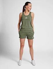 Hummel - hmlLGC SENNA SWEAT SHORTS - sweat shorts - four leaf clover - 4