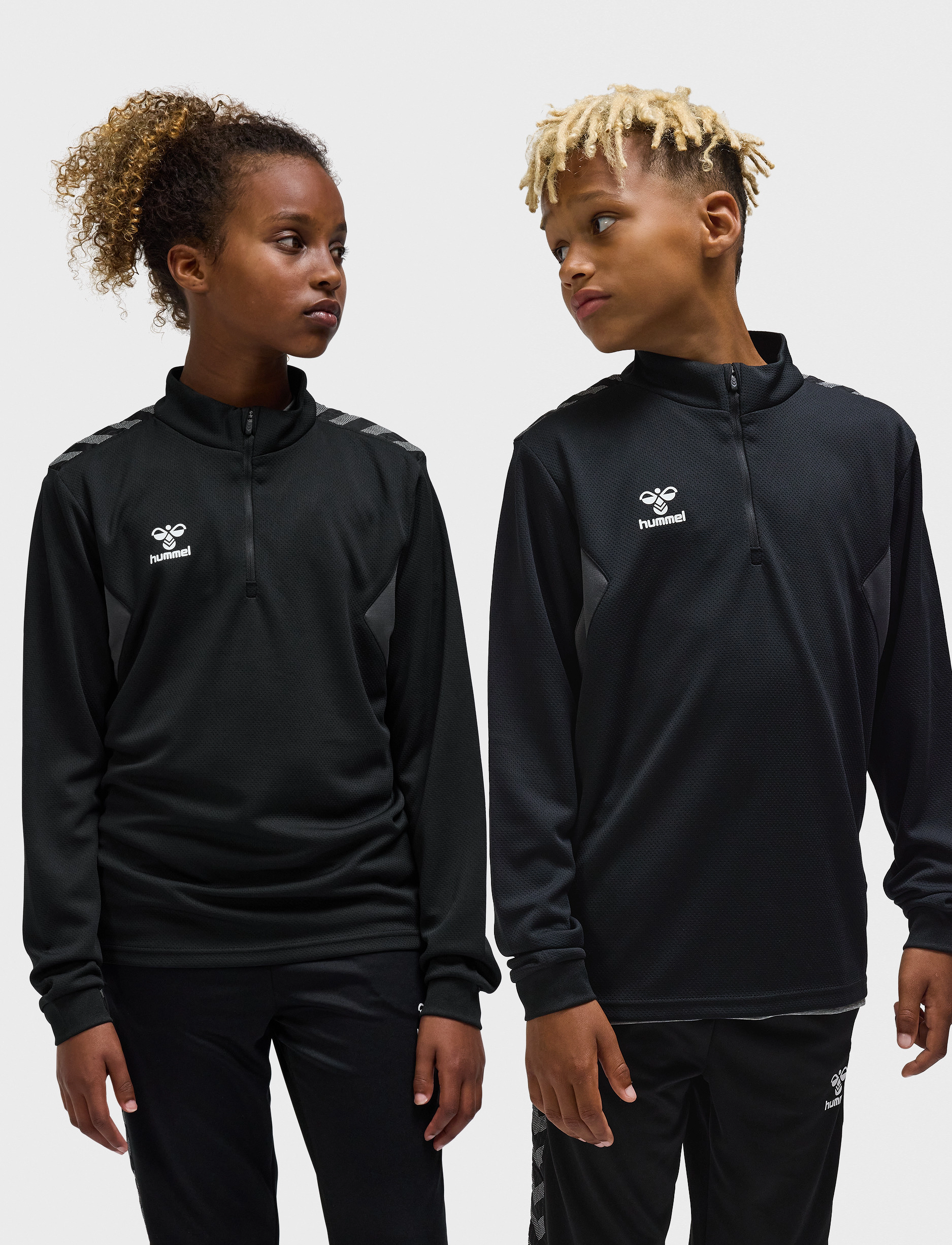 Hummel hmlAUTHENTIC HALF ZIP SWEAT KIDS - Hummel - BLACK / black