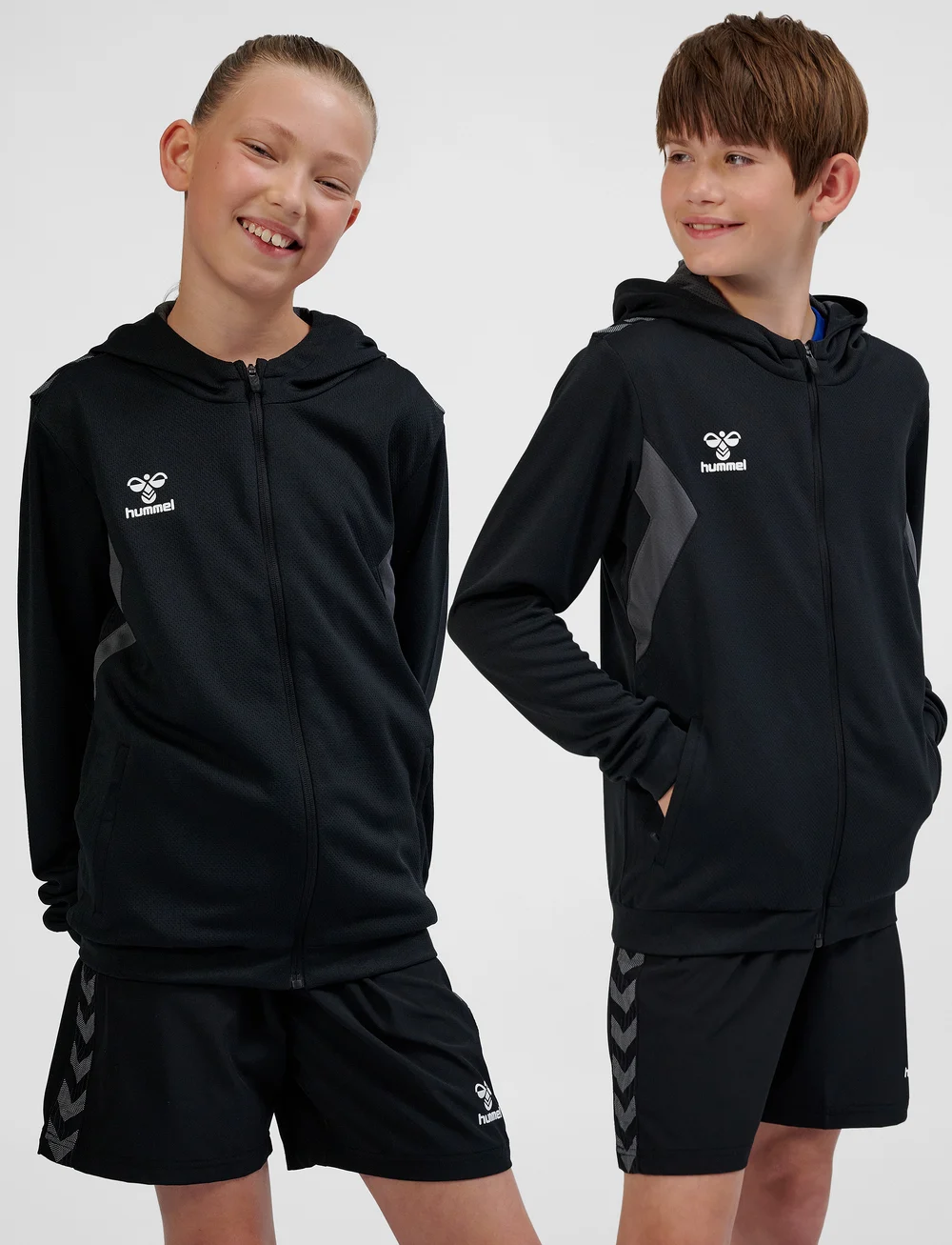Hummel - hmlAUTHENTIC PL ZIP HOODIE KIDS - huvtröjor - black - 0
