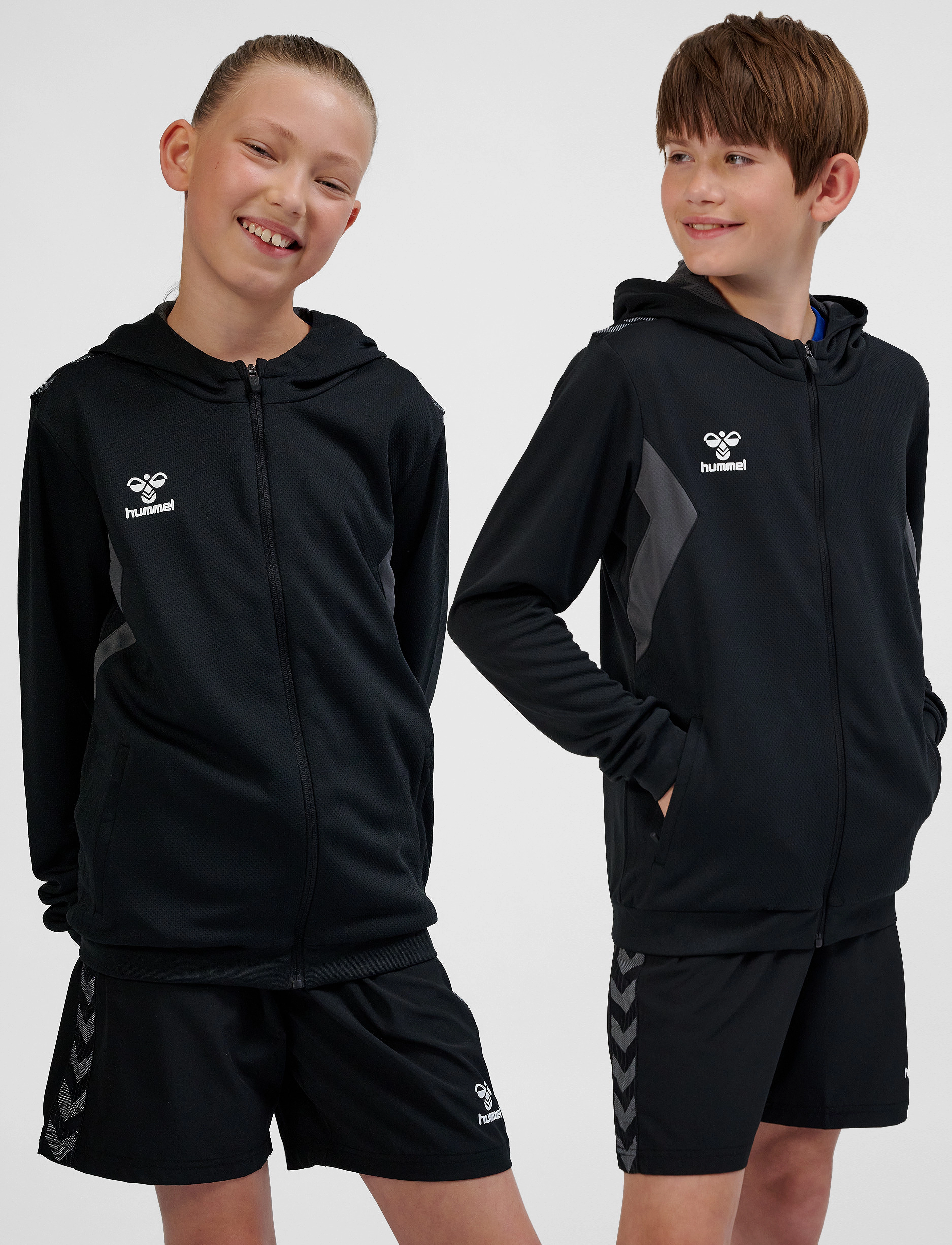 Hummel hmlAUTHENTIC PL ZIP HOODIE KIDS - Hummel - BLACK / black