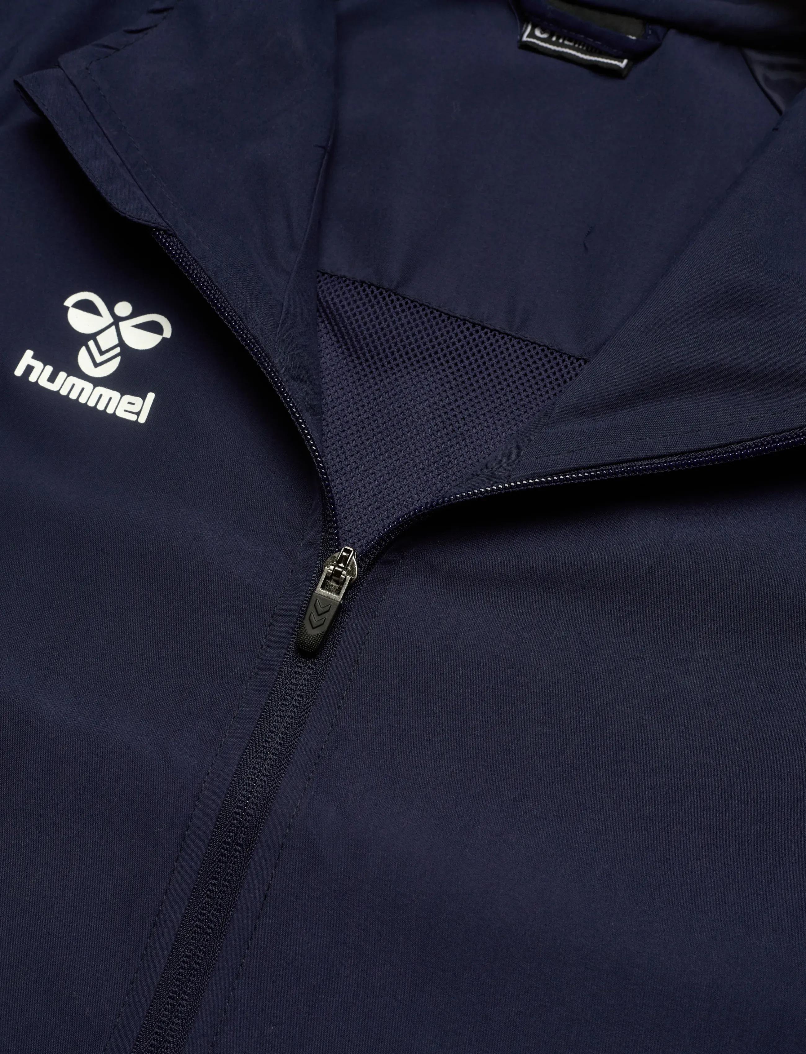 Hummel - hmlTRAVEL WOVEN JACKET WOMAN - träningsjackor - marine - 4