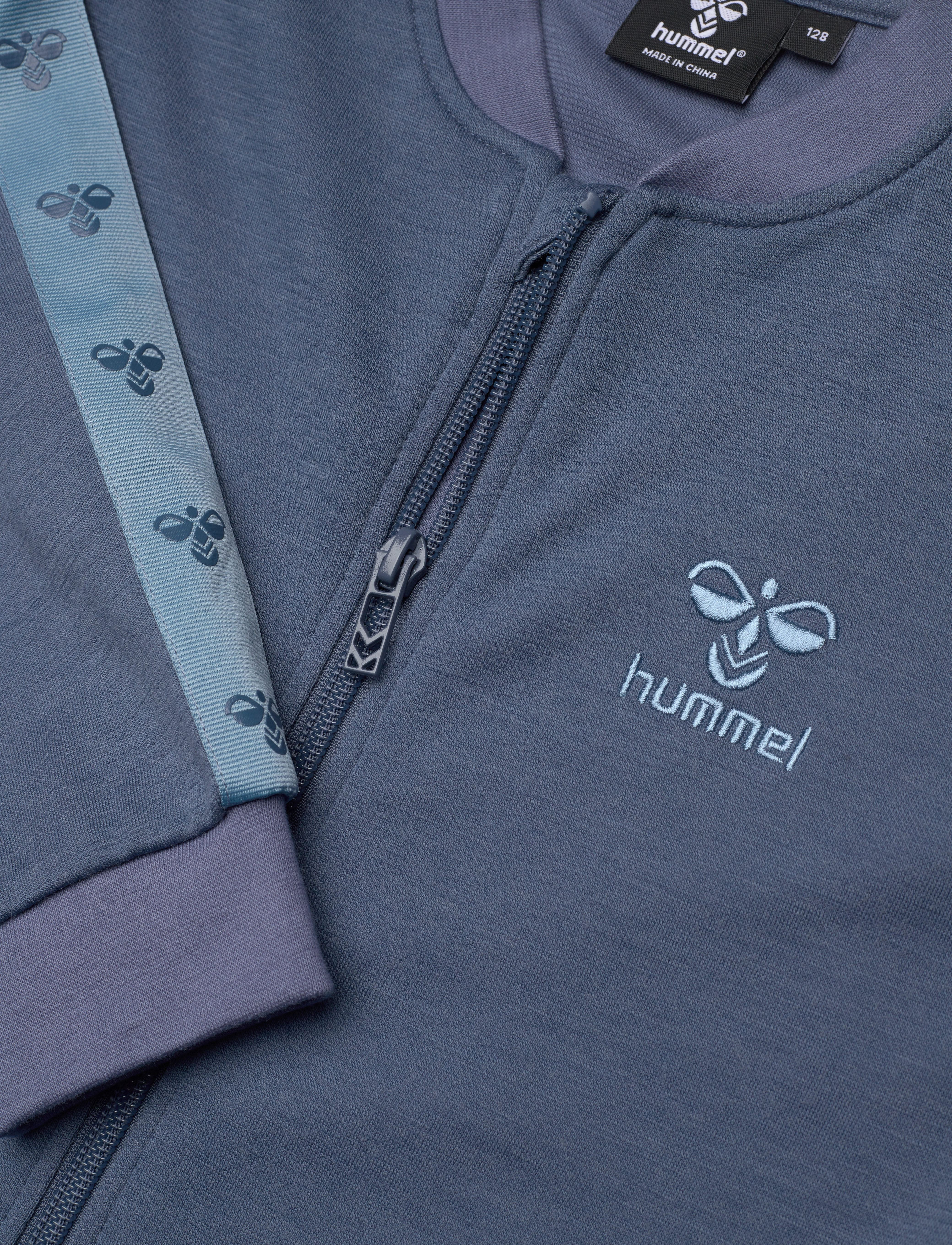 Hummel - hmlWULBATO ZIP JACKET - sweatshirts - bering sea - 2