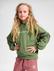 Hummel - hmlOCTOVA HOODIE - sweatshirts & hættetrøjer - oil green - 4