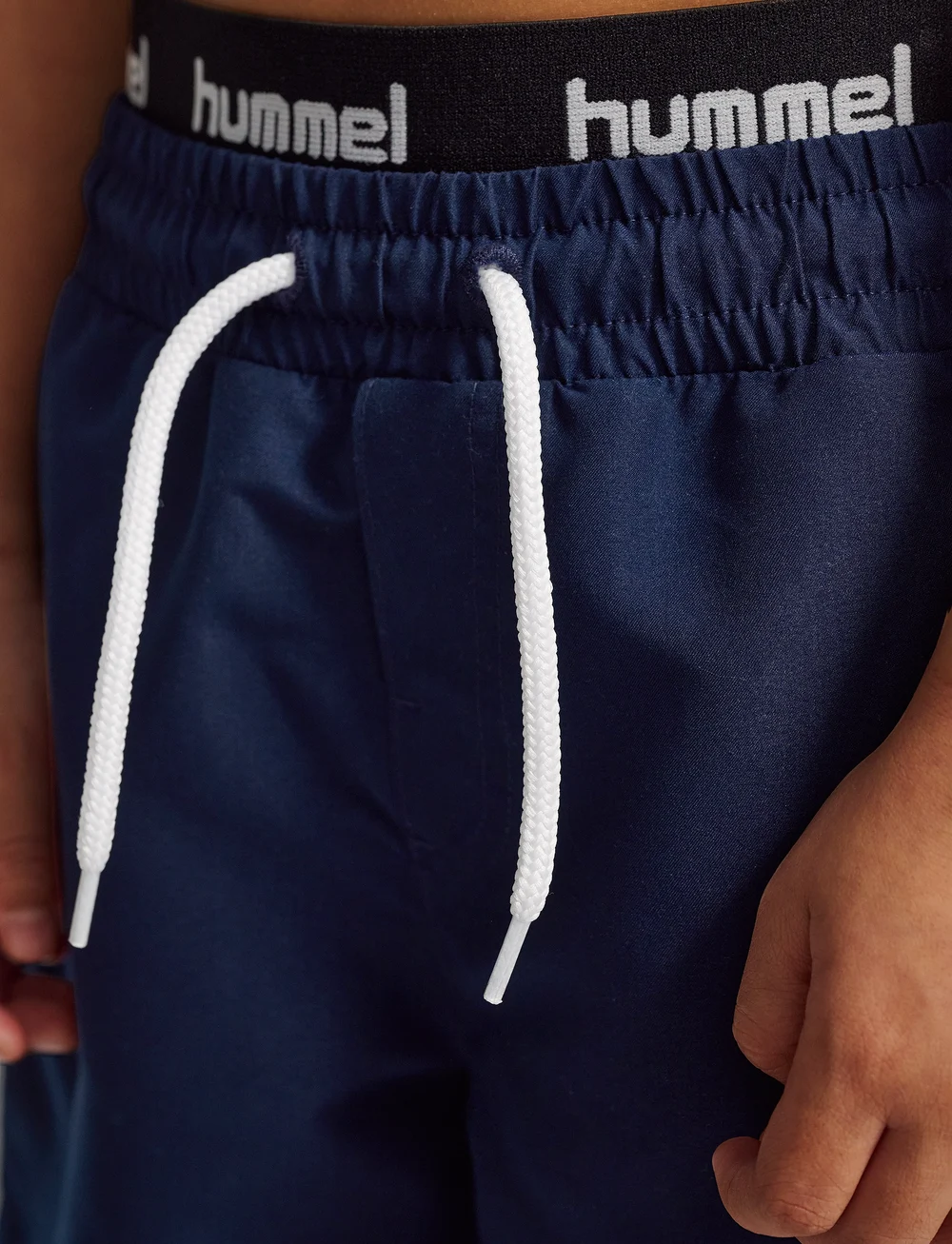 Hummel - hmlSWELL BOARD SHORTS - sportiniai šortai - navy blazer - 0