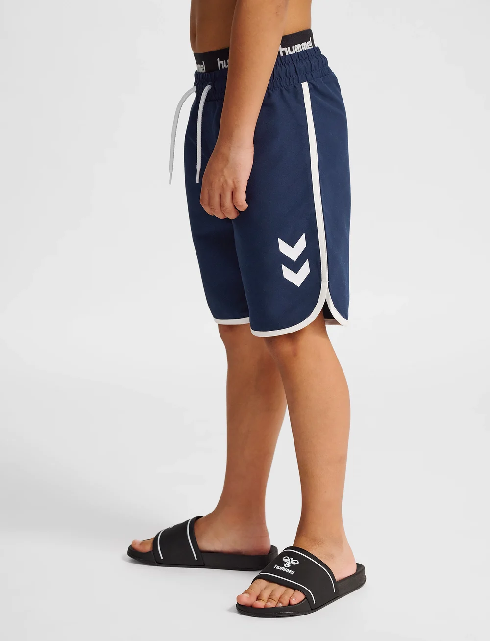 Hummel - hmlSWELL BOARD SHORTS - sportiniai šortai - navy blazer - 3