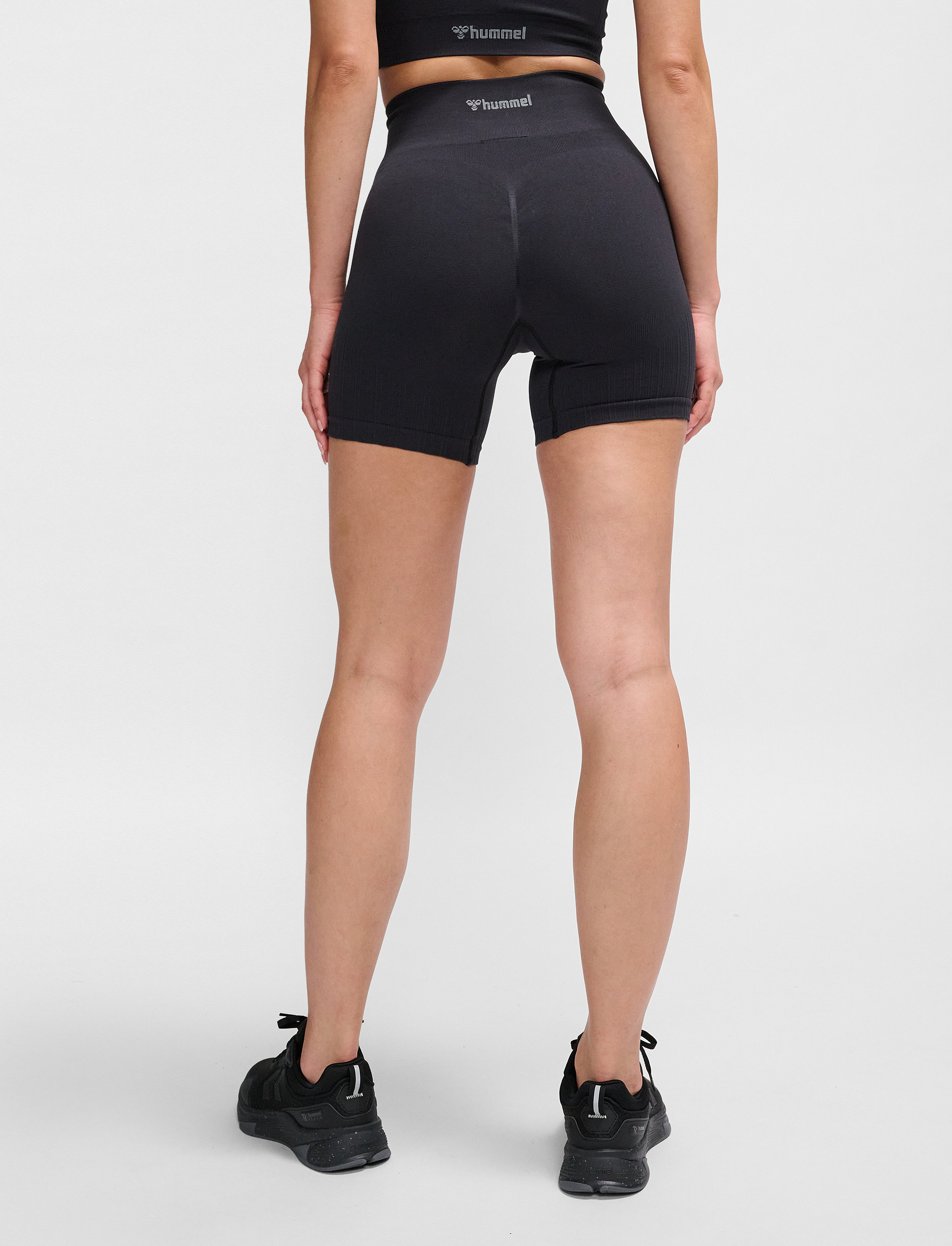 Hummel - hmlMT DEFINE SEAML SCRUNCH SHORTS - black - 4