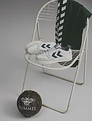 Hummel - ST. POWER PLAY PL - sportiska stila apavi ar pazeminātu potītes daļu - white/stormy weather - 5