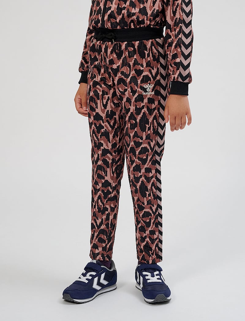 Hummel - hmlAMMI PANTS - sweatpants - adobe rose - 5
