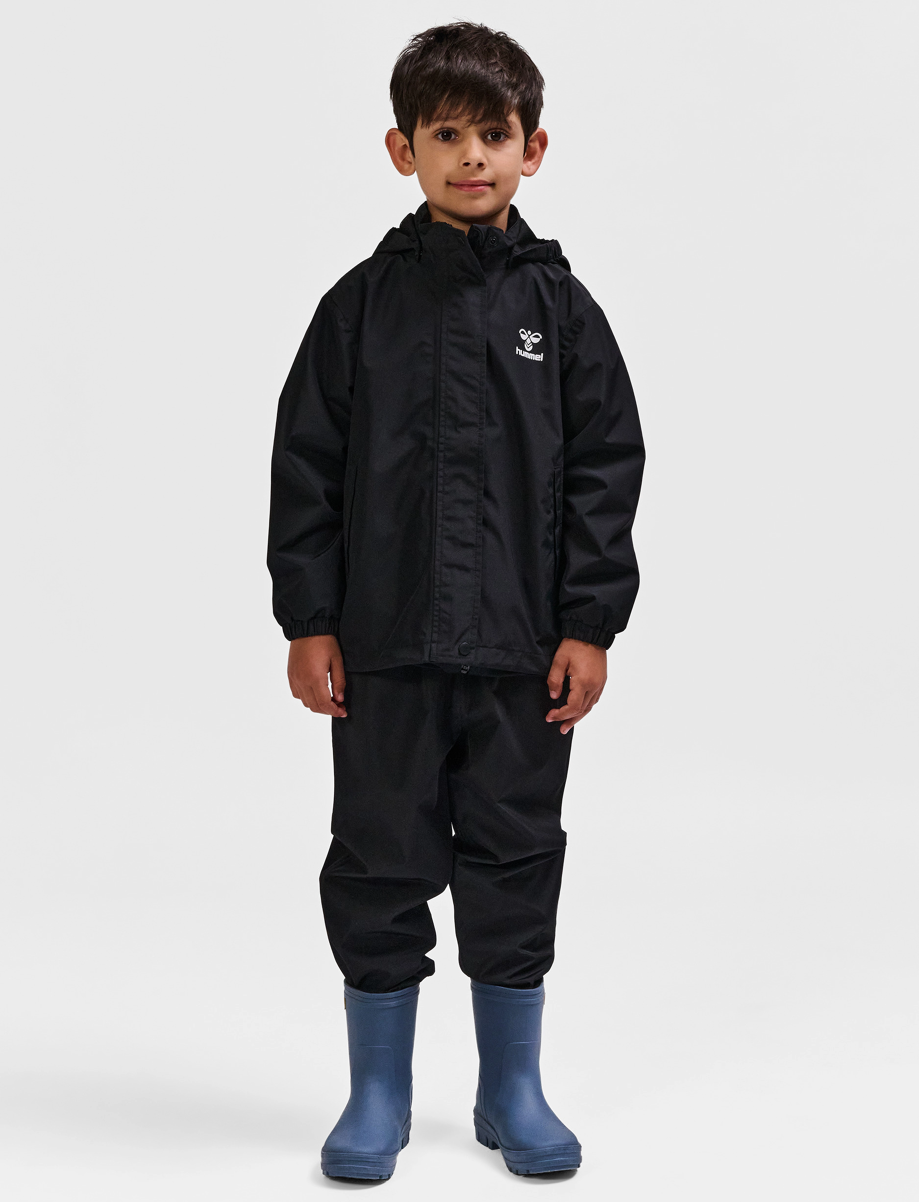 Hummel Hmlnessie Rainsuit, 140, Black, Regntøj > Regntøjssæt, Børn
