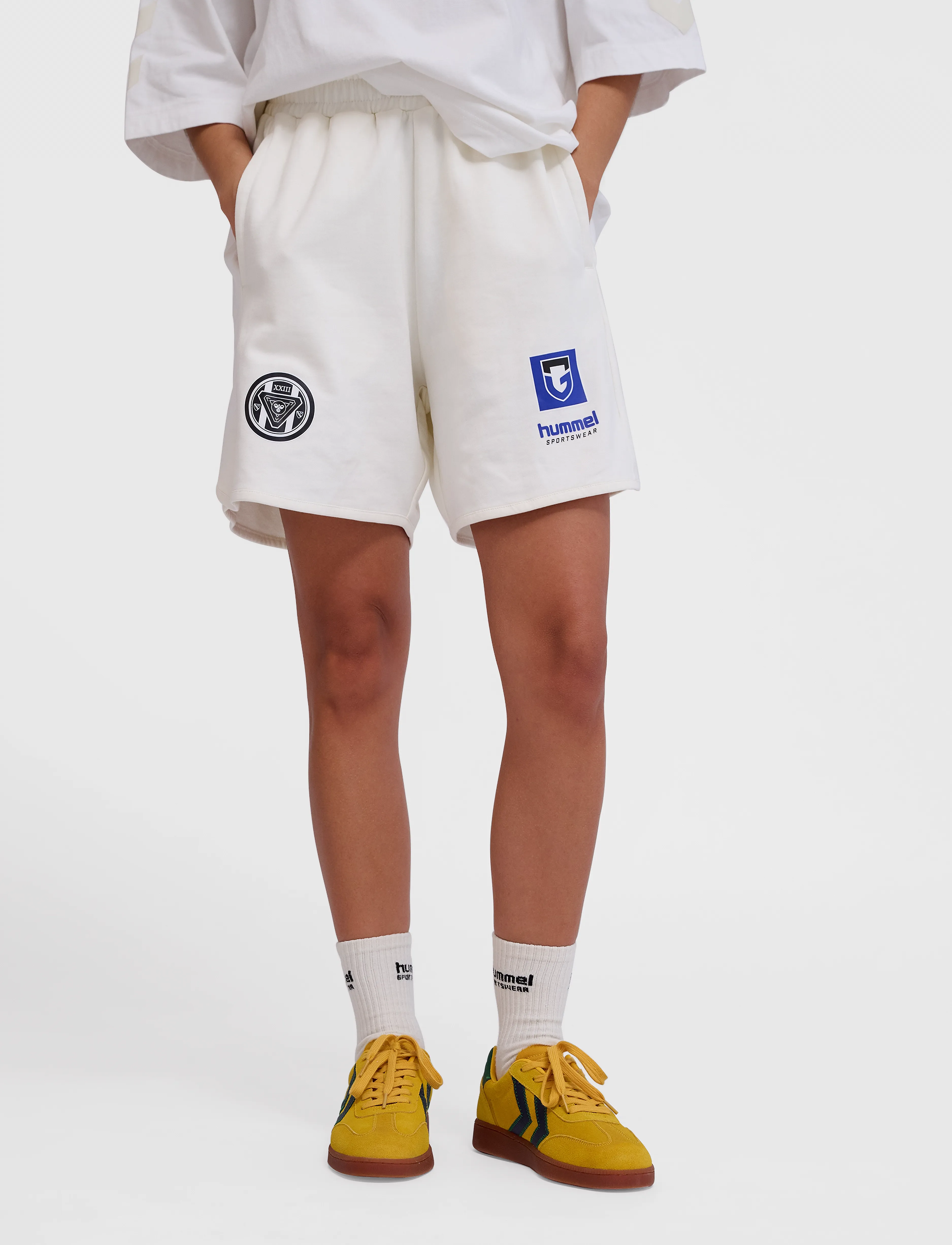 Hummel - hmlOVERSIZED SHORTS GAMBA - tofu - 4