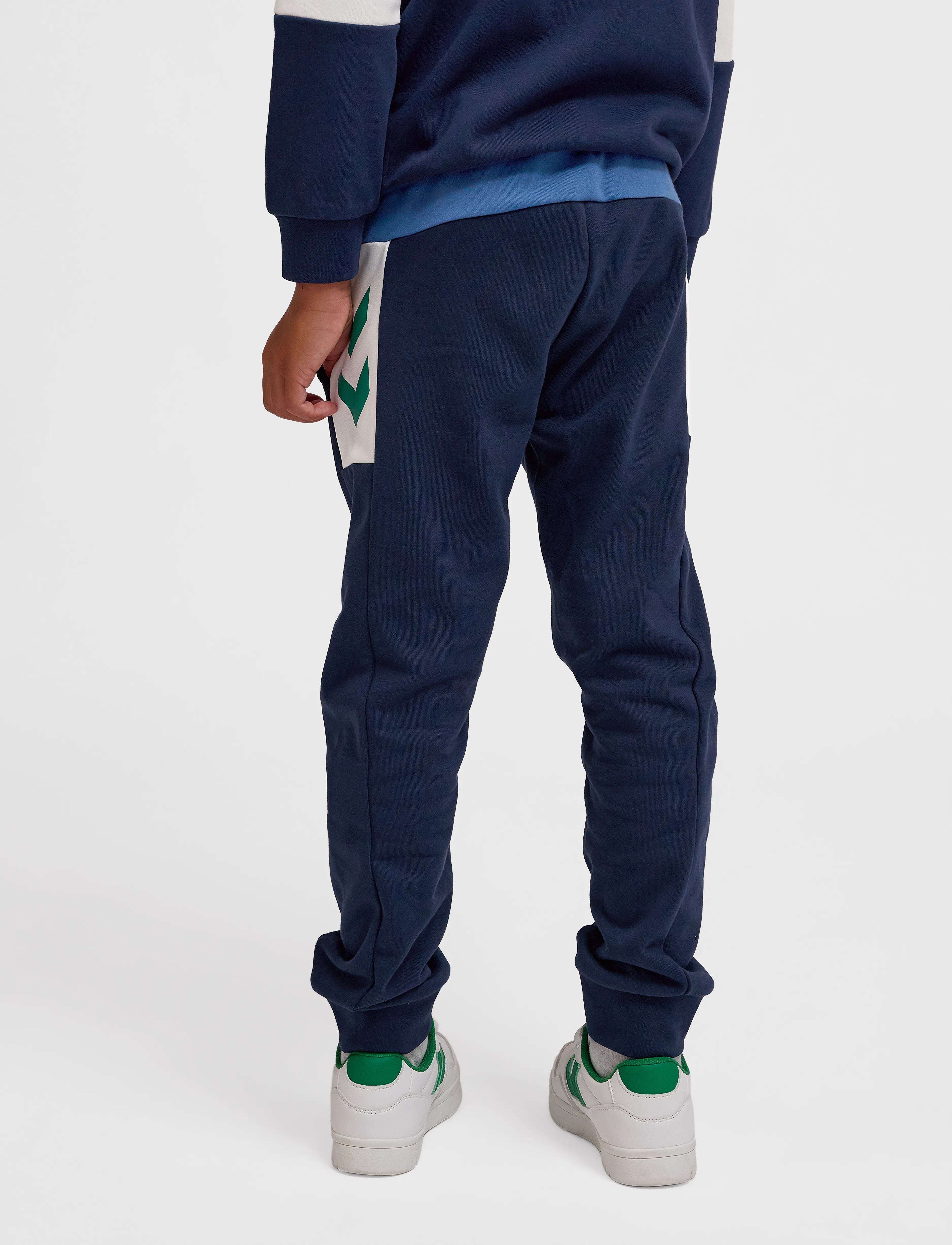 Hummel - hmlKIMO ADJUST WAIST PANTS - black iris - 5