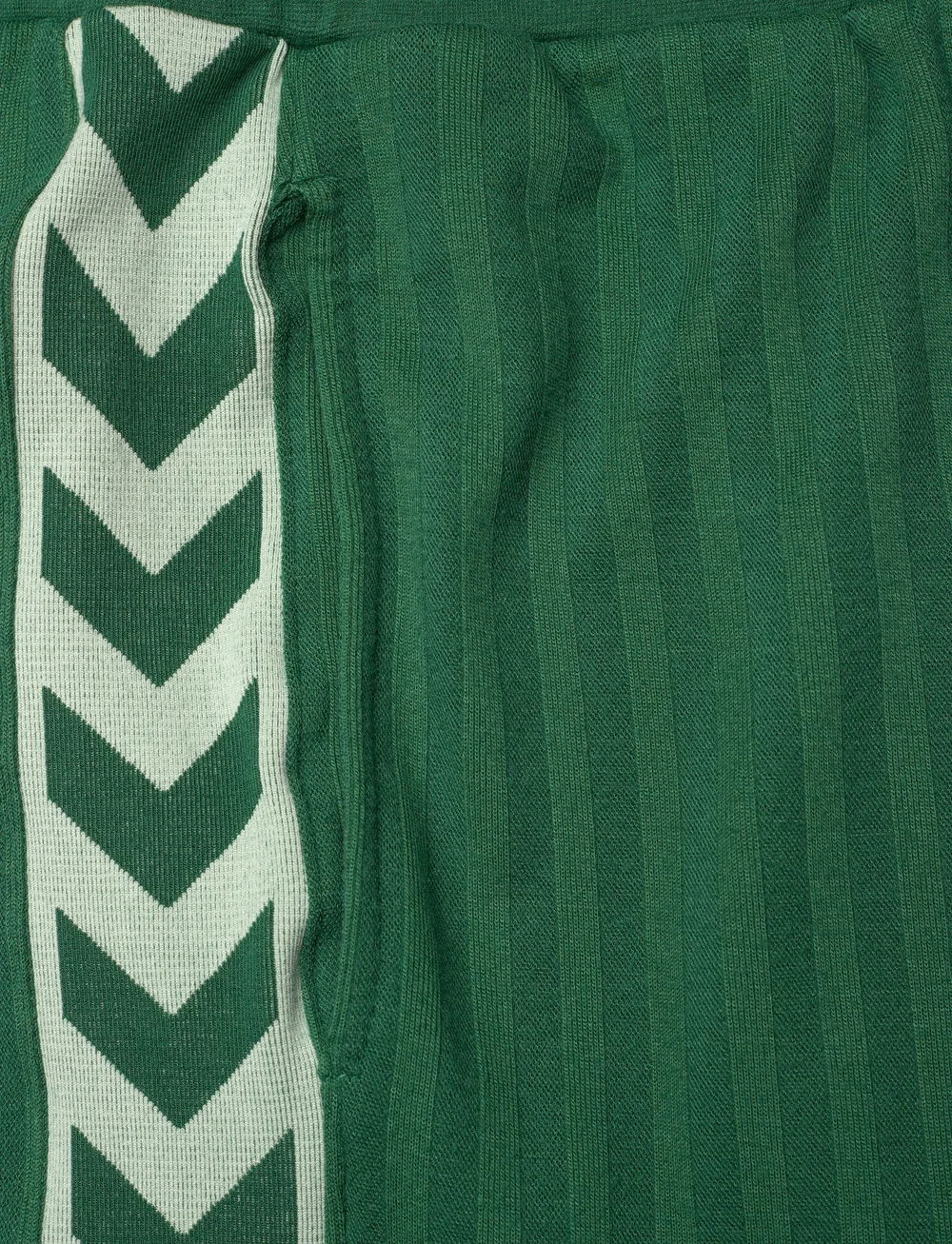 Hummel - hmlARCHIVE REGULAR SHORTS - vabaaja lühikesed püksid - eden - 4