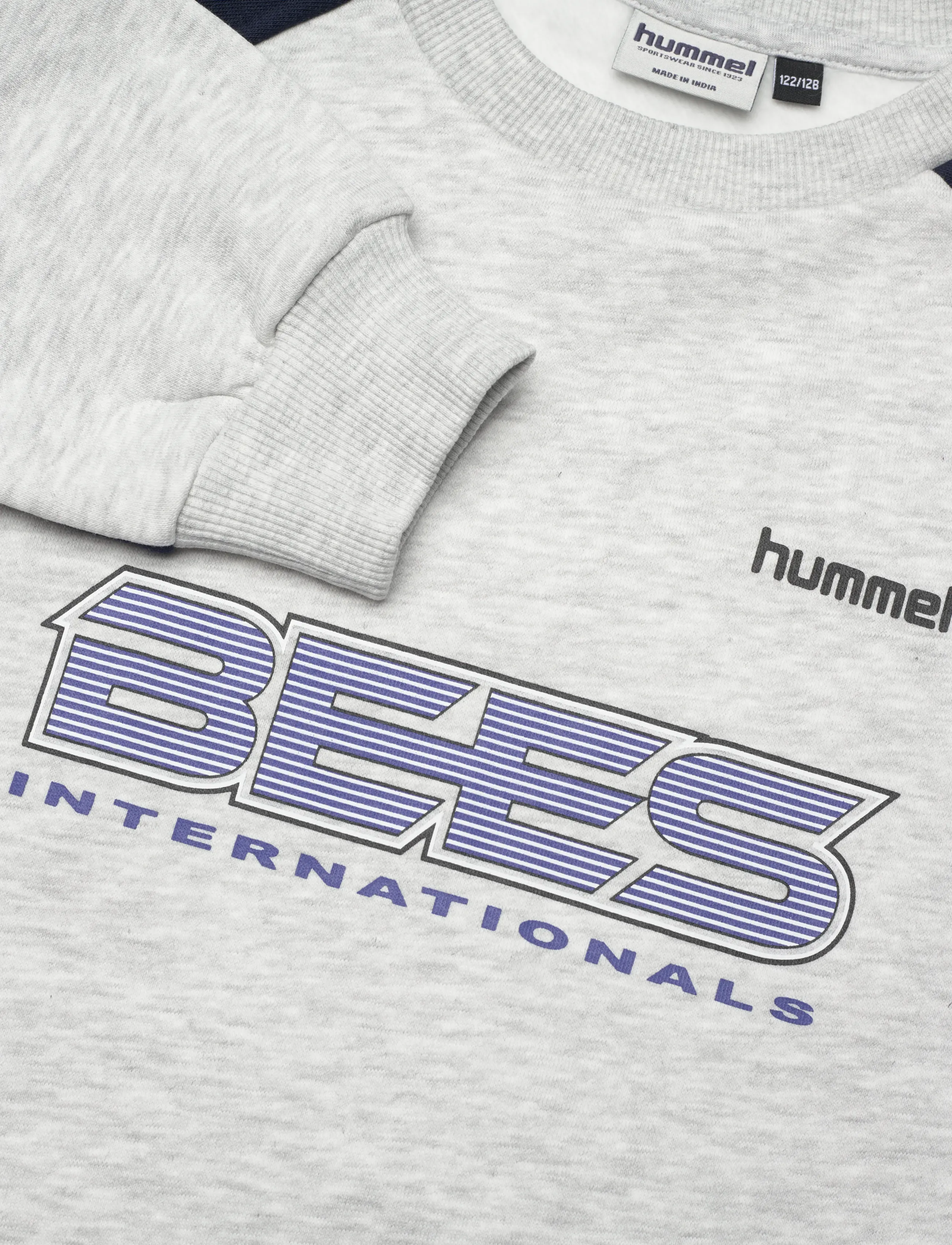 Hummel - hmlJR OVERSIZED ICONIC CREW BEES - sporta džemperi - light grey melange - 2
