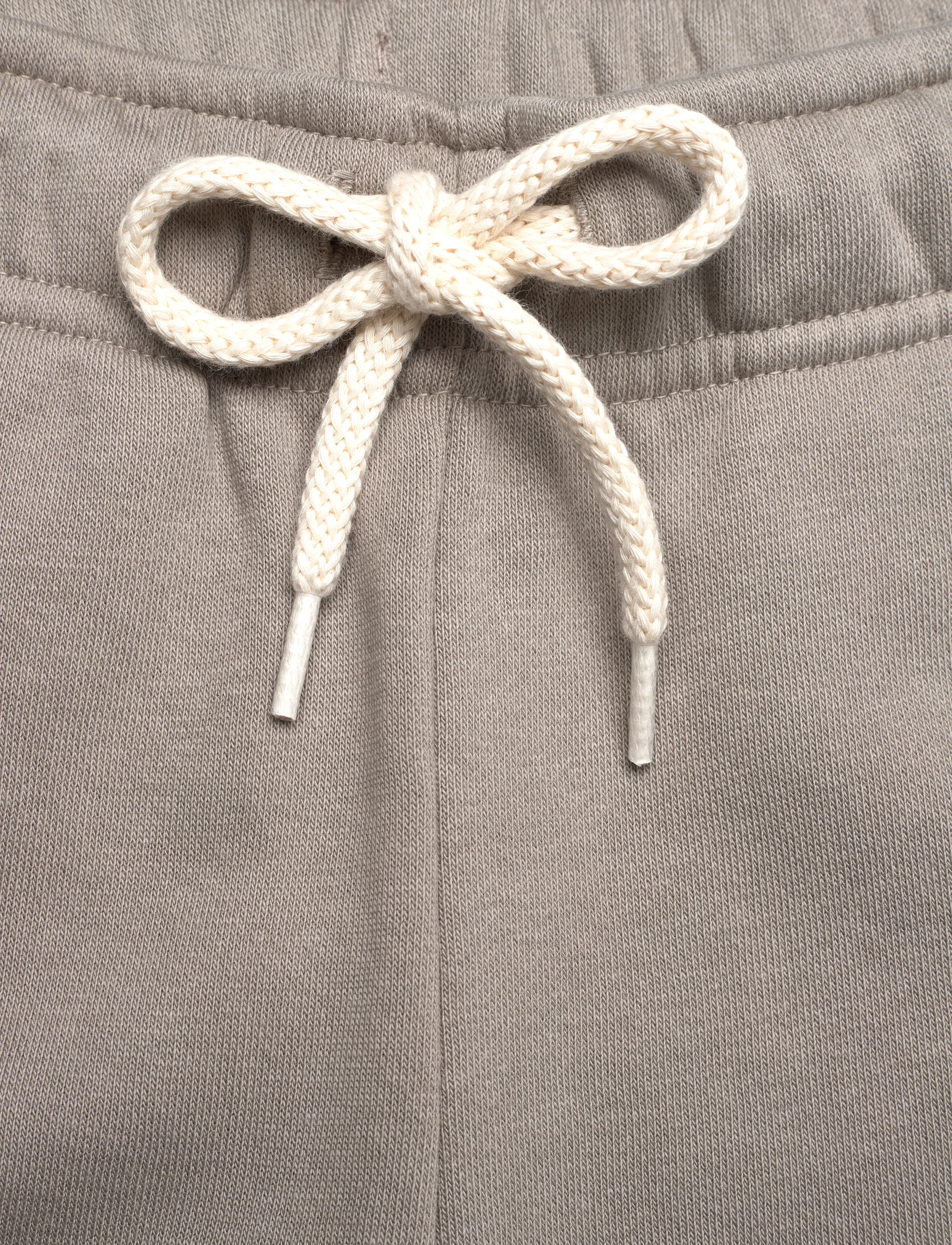 Hummel - hmlJR LOOSE SWEAT SHORTS BEE - mjúkar stuttbuxur - rock ridge - 2