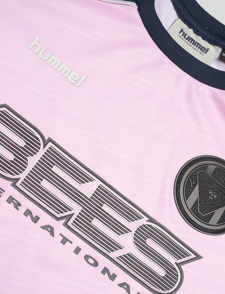 Hummel - hmlJR LOOSE TIGER SOCCER DRESS S/S - sporditopid - roseate spoonbill - 2