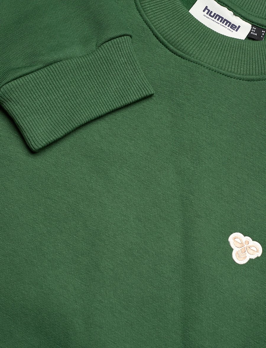 Hummel - hmlLOOSE CREWNECK BEE - oberteile - dark green - 2