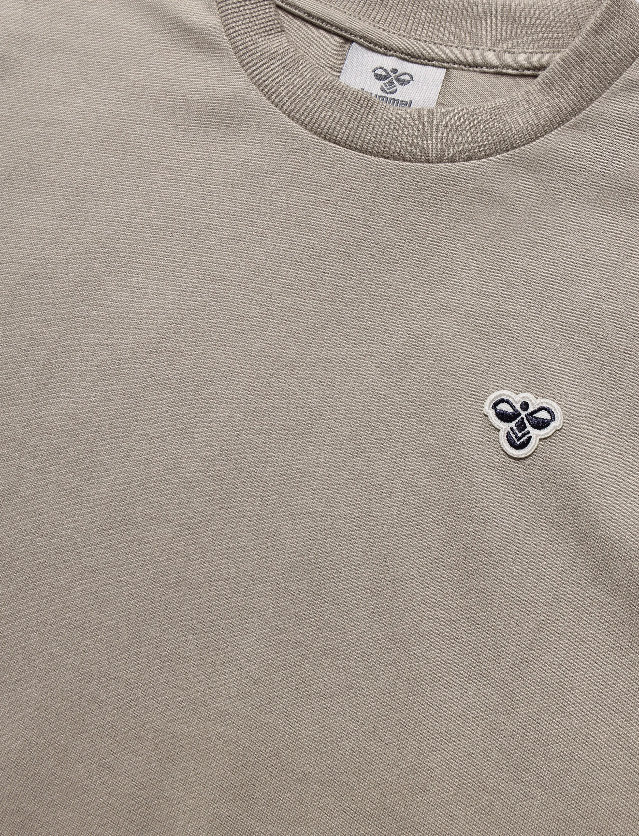 Hummel - hmlJR LOOSE T-SHIRT S/S BEE - kortärmade t-shirts - vintage khaki - 2