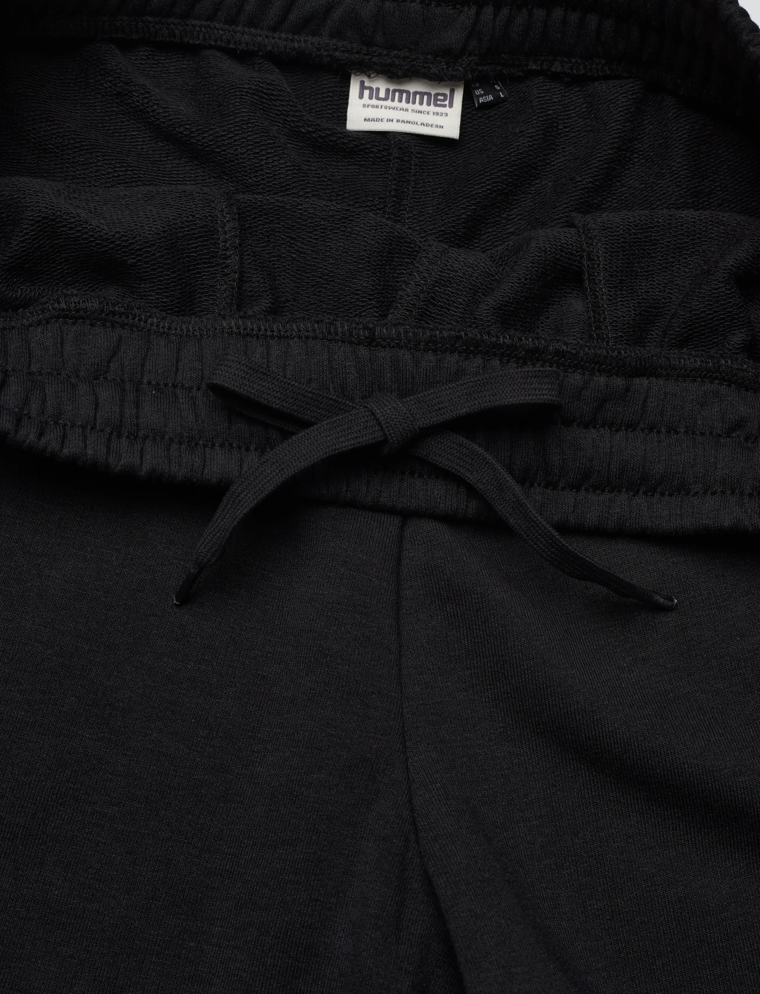 Hummel - hmlOVERSIZED WILLY SHORTS - lühikesed dressipüksid - black - 4