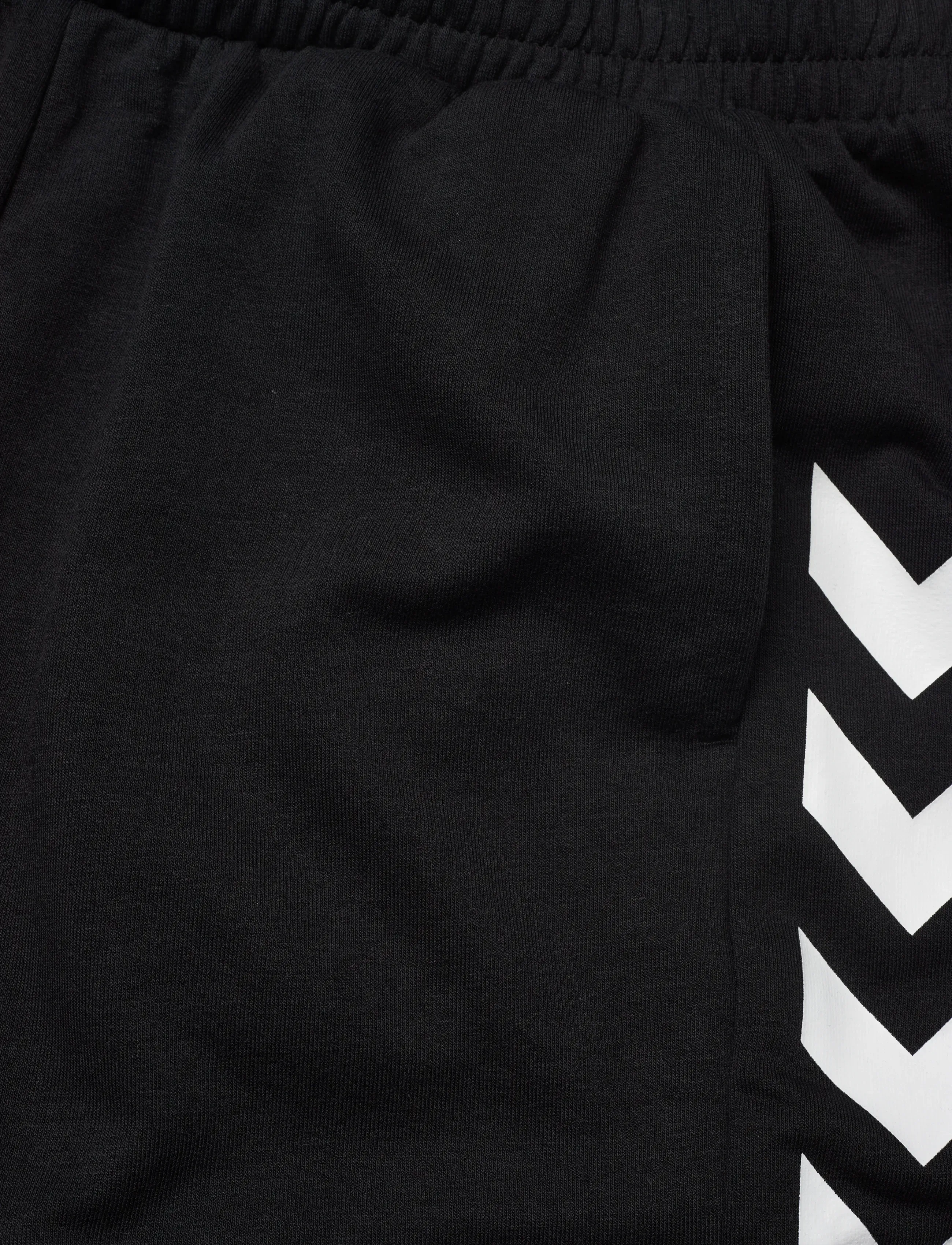 Hummel - hmlOVERSIZED WILLY SHORTS - lühikesed dressipüksid - black - 5