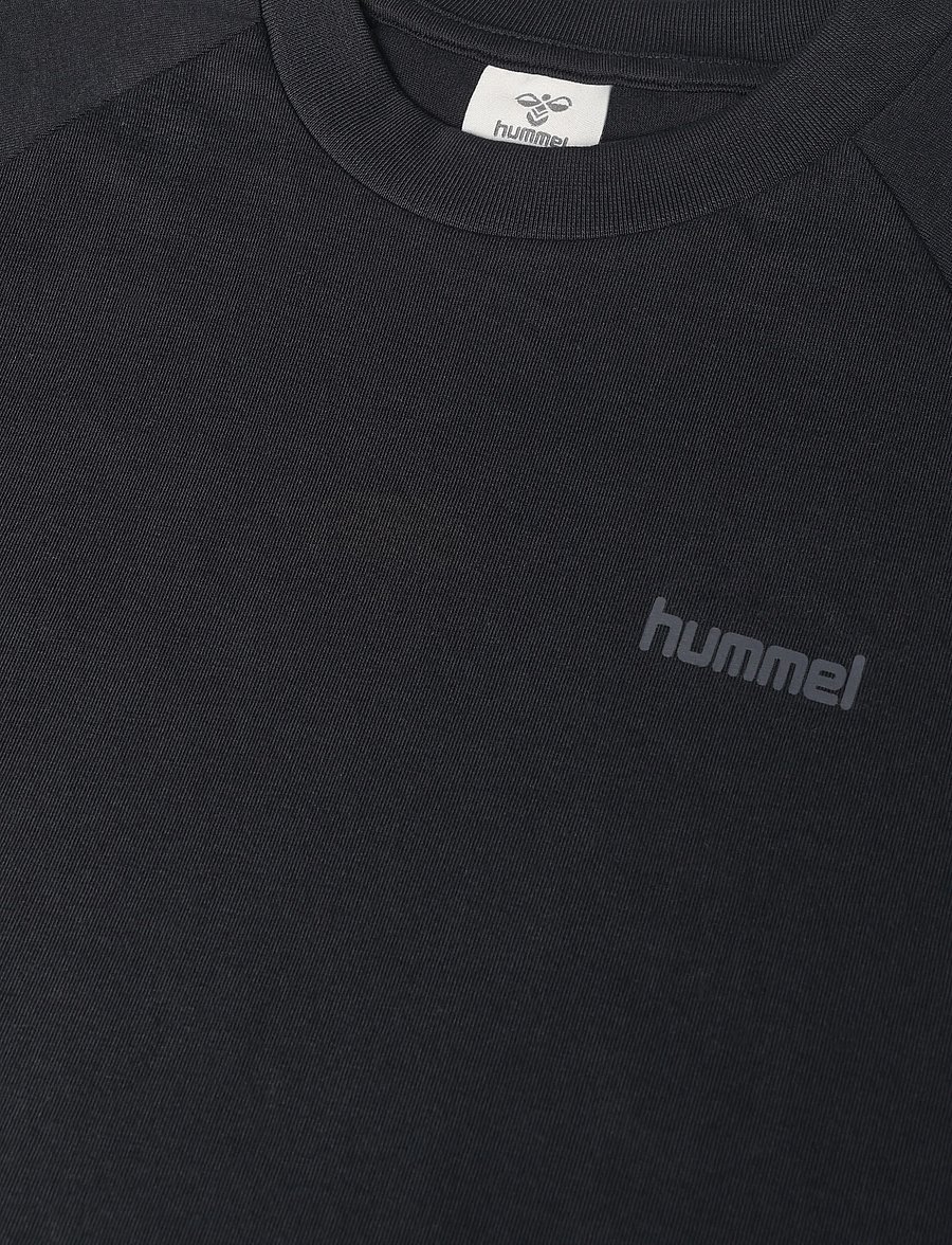 Hummel - hmlKEEPER CHEVRON W T-SHIRT S/S - t-shirts - black - 2