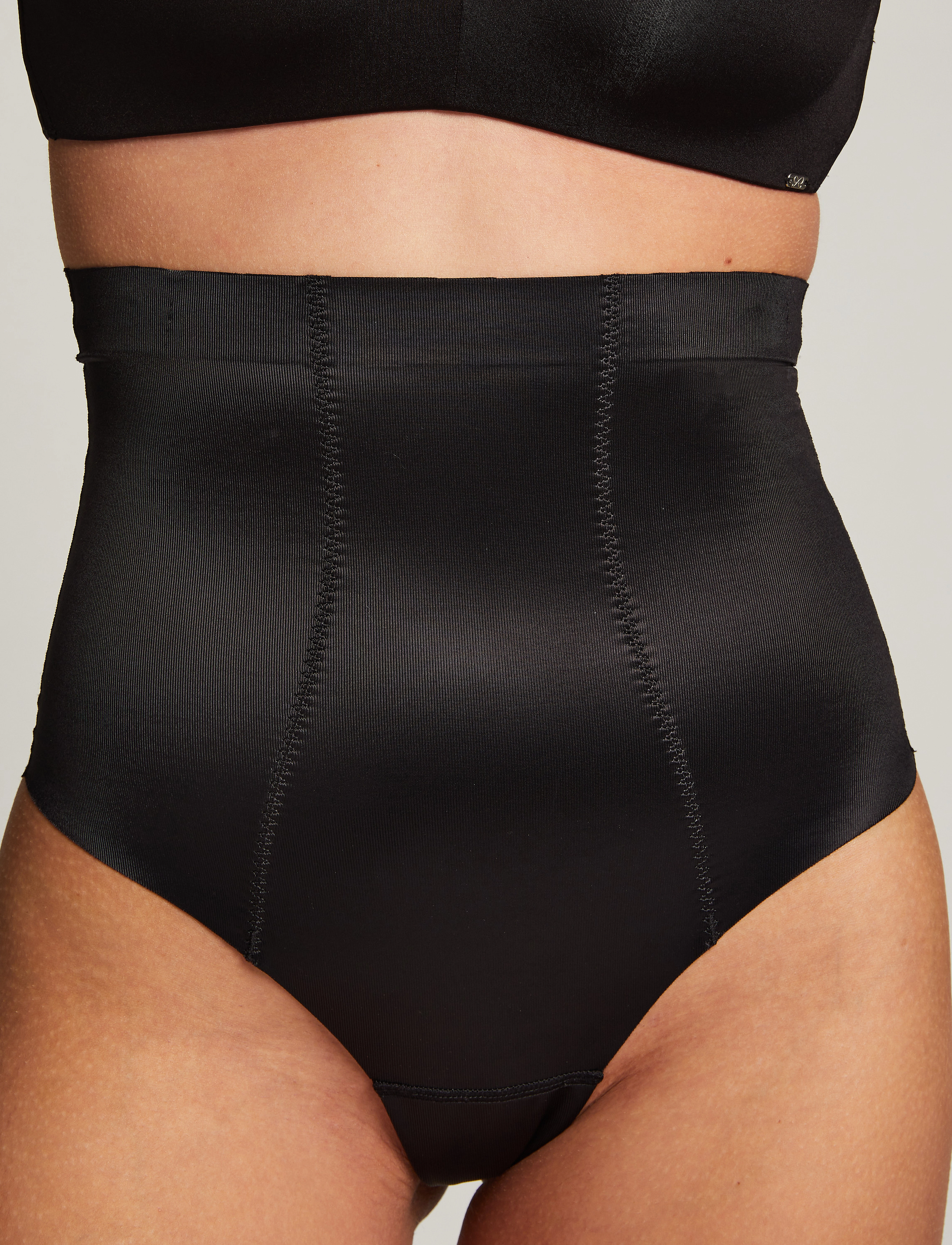Hunkemöller - Scuba hw string - formende underdele - caviar - 3
