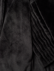 Hunkemöller - Robe Velours Long Quilt - plus size & curvy - black - 8
