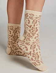 Hunkemöller - Leopard Lurex Fluffy Sock - alhaisimmat hinnat - tapioca - 2