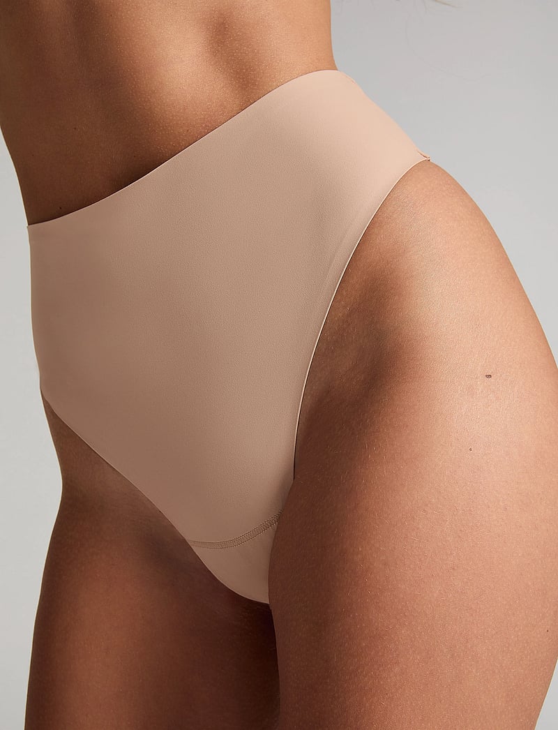 Hunkemöller - SMOOTH HL STRING H - seamless trosor - rugby tan - 0