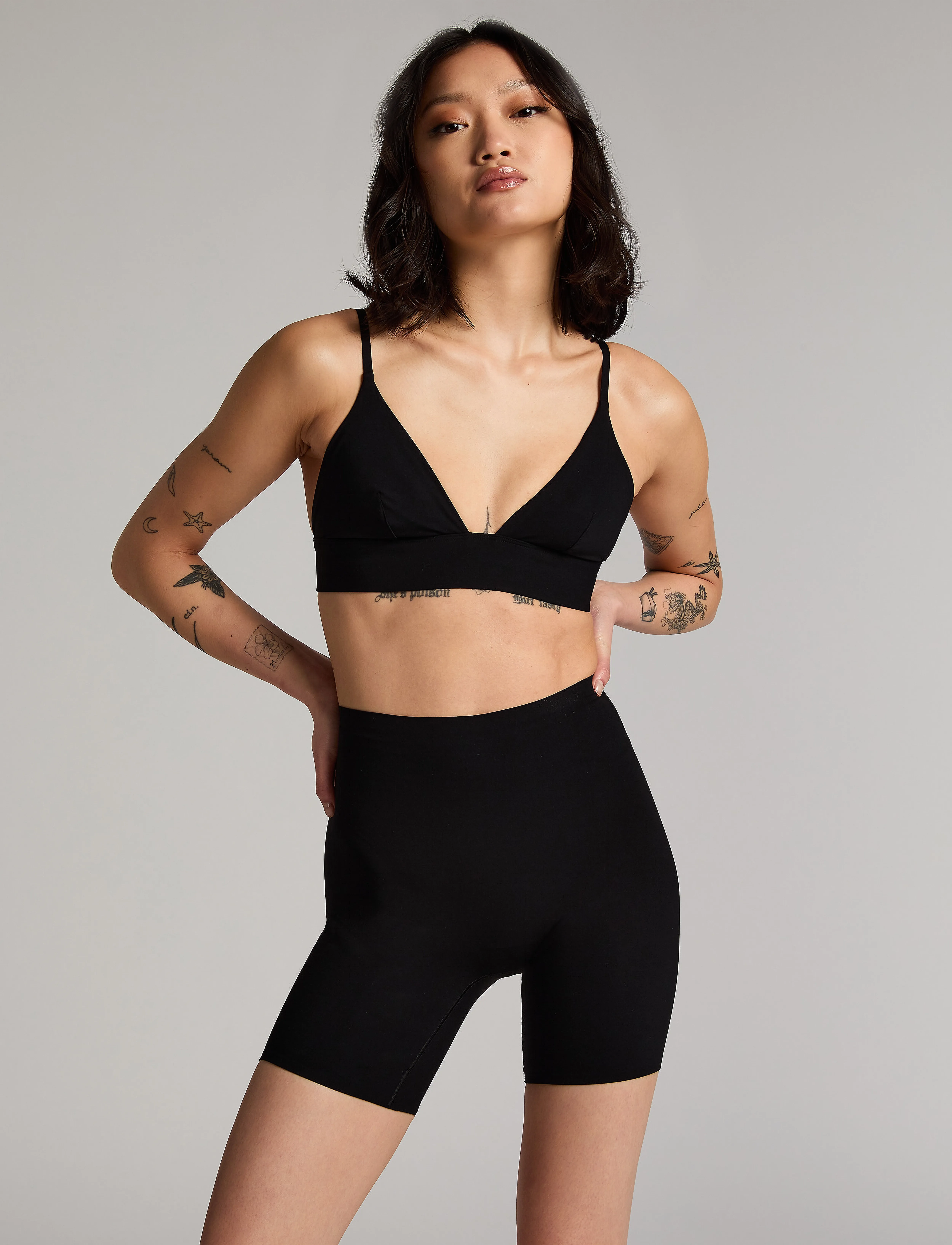 Hunkemöller - SMOOTH TRIANGLE BRALETTE - bralette-rintaliivit - caviar - 3