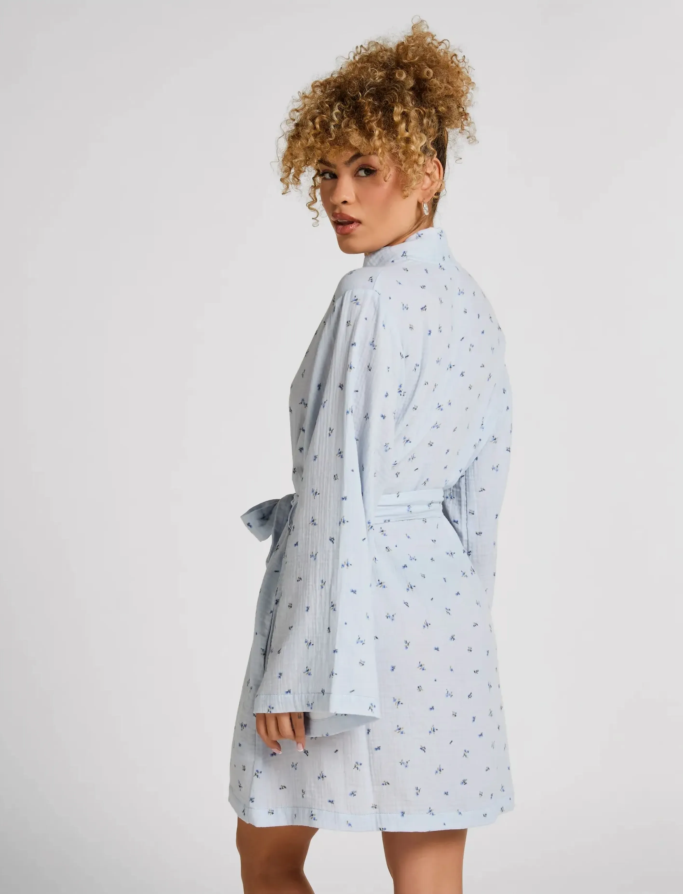 Hunkemöller - Robe Short Muslin Flower - bademäntel - vista blue - 4