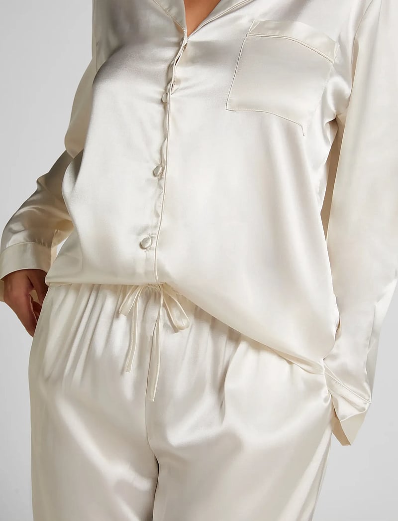 Hunkemöller - Pj Ls Shiny Satin - pyjamas - gardenia - 5