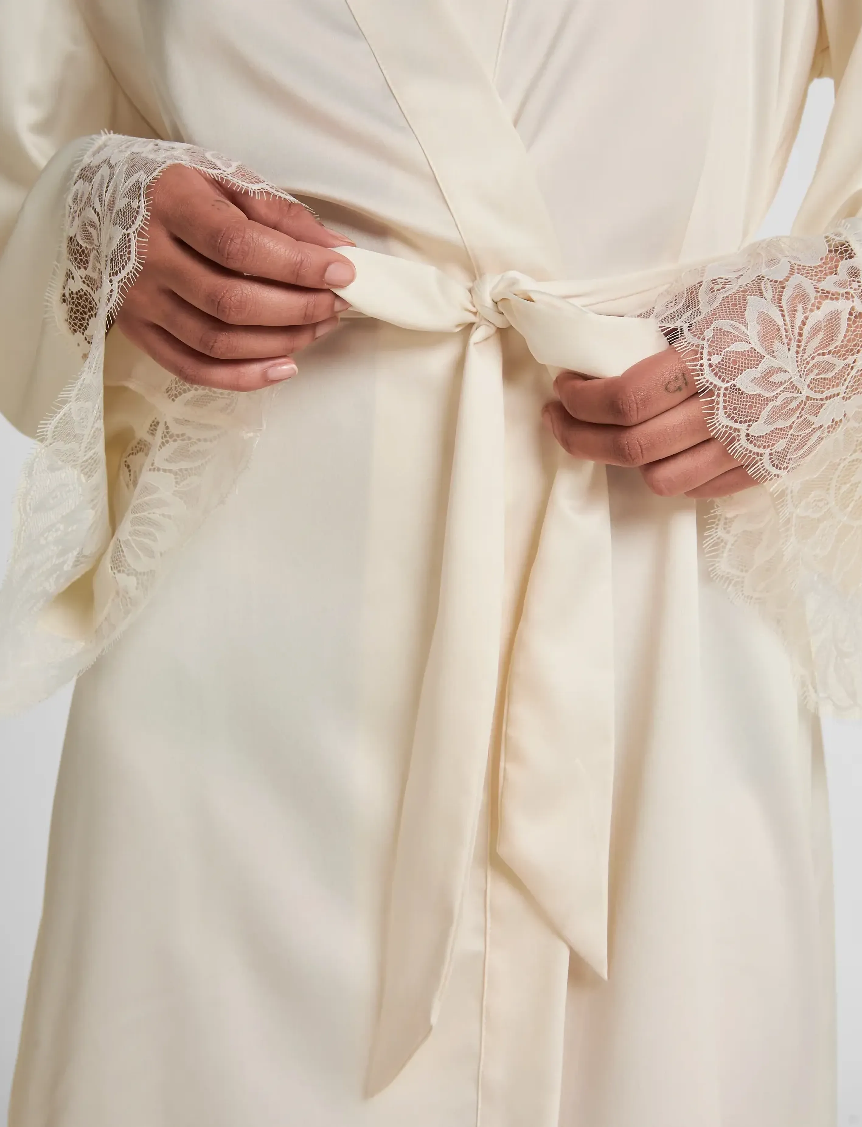 Hunkemöller - KIMONO SATIN LACE VALERIE - kimonos - gardenia - 3