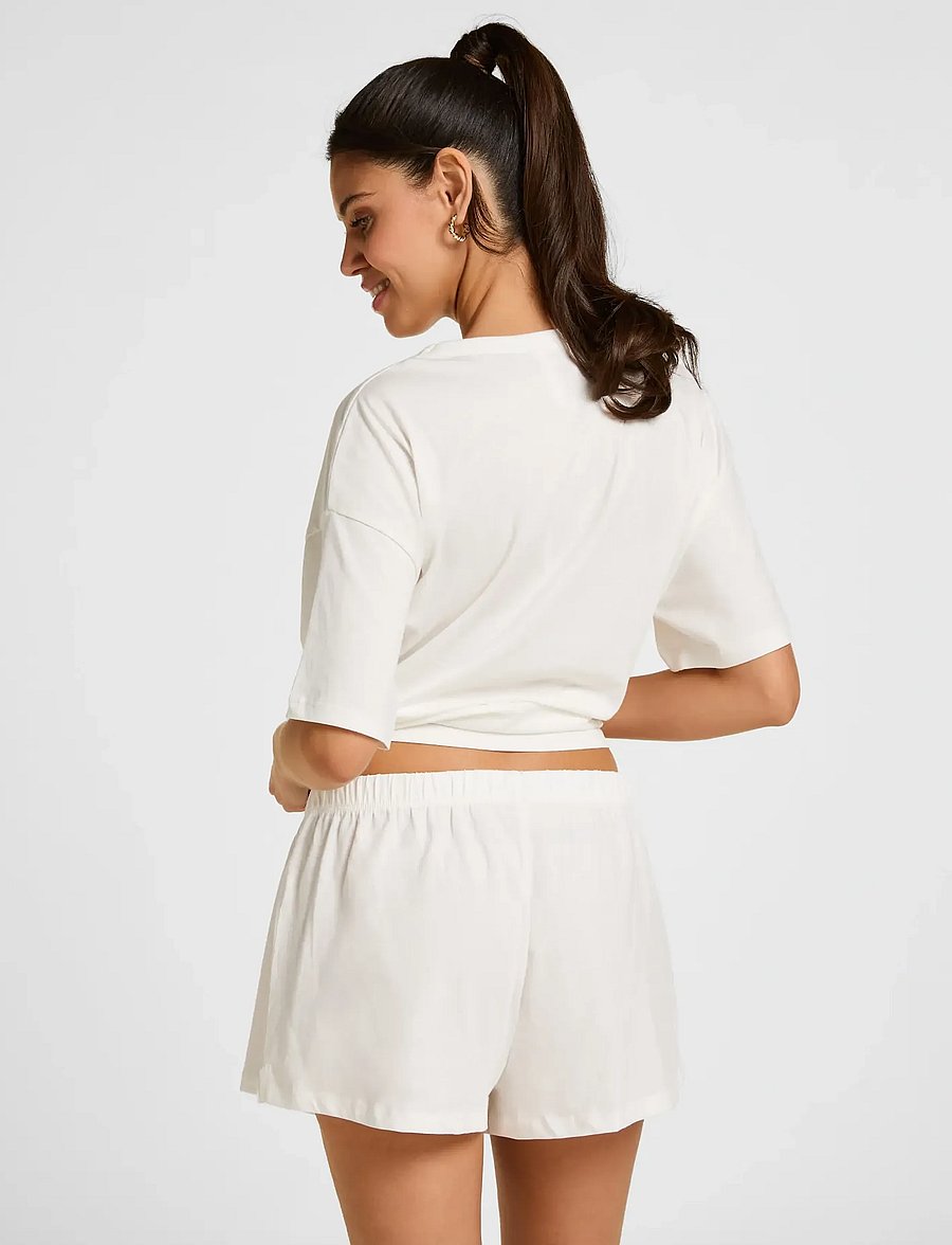 Hunkemöller - PJ SS SHORT CO EMBROIDERIE - casual shorts - gardenia - 4